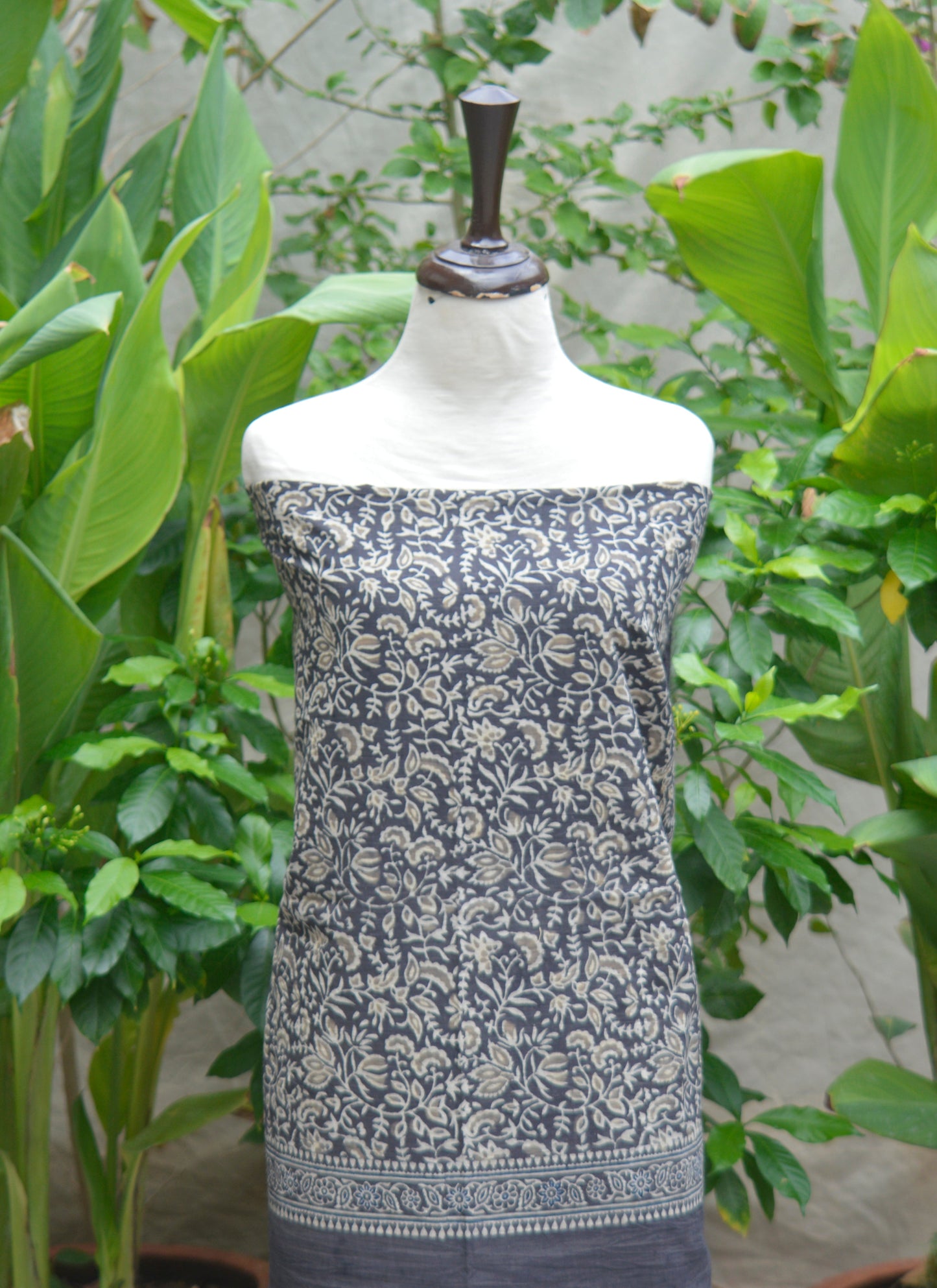 Ajrak Design Dress – Grey Floral Print, Organic Dye Lawn (Unstitched Two Piece)