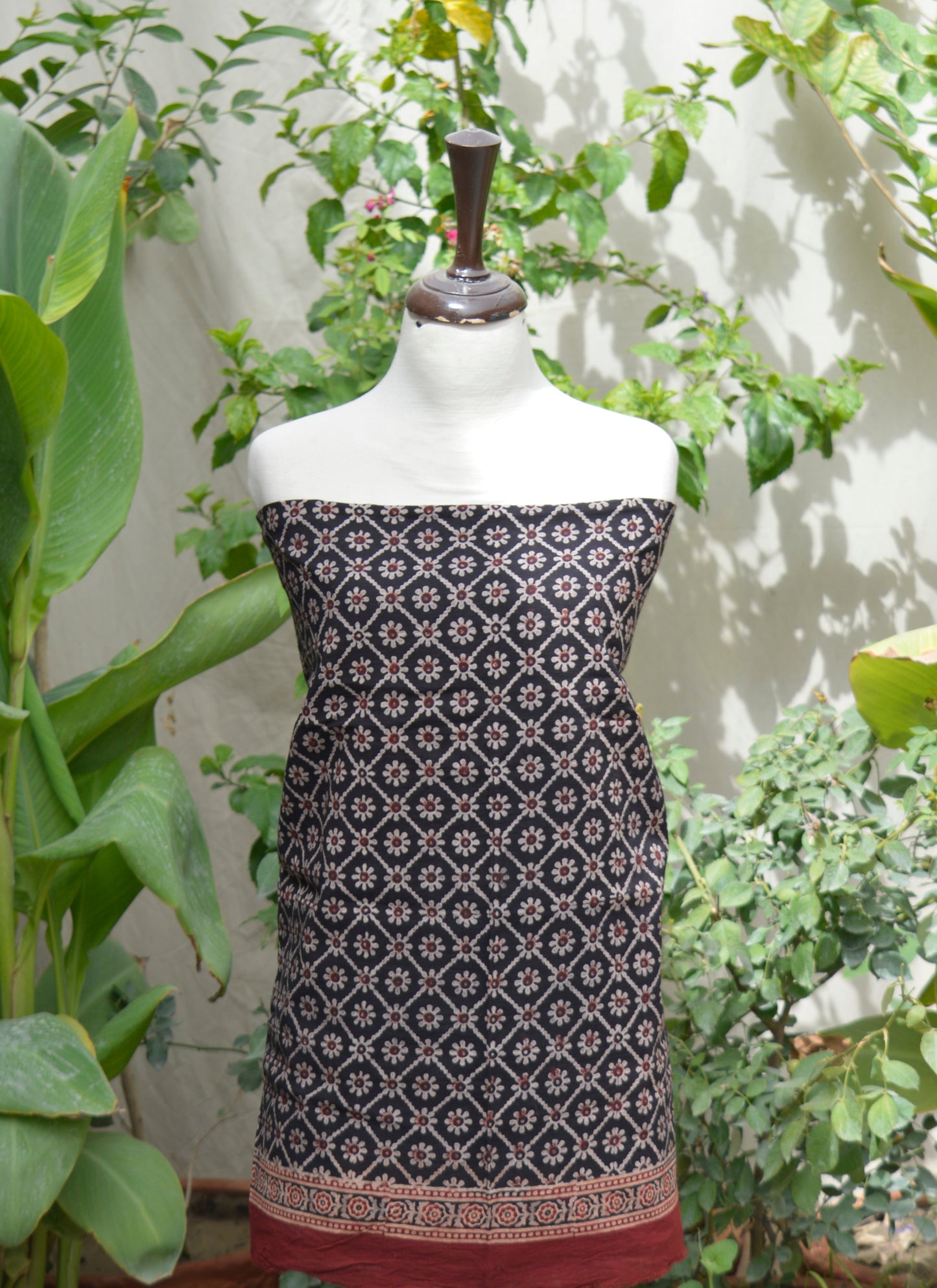 Organic Dye Hand Block Printed Ajrak Floral Jaal Black Two-Piece – Lawn (Shirt & Dupatta)