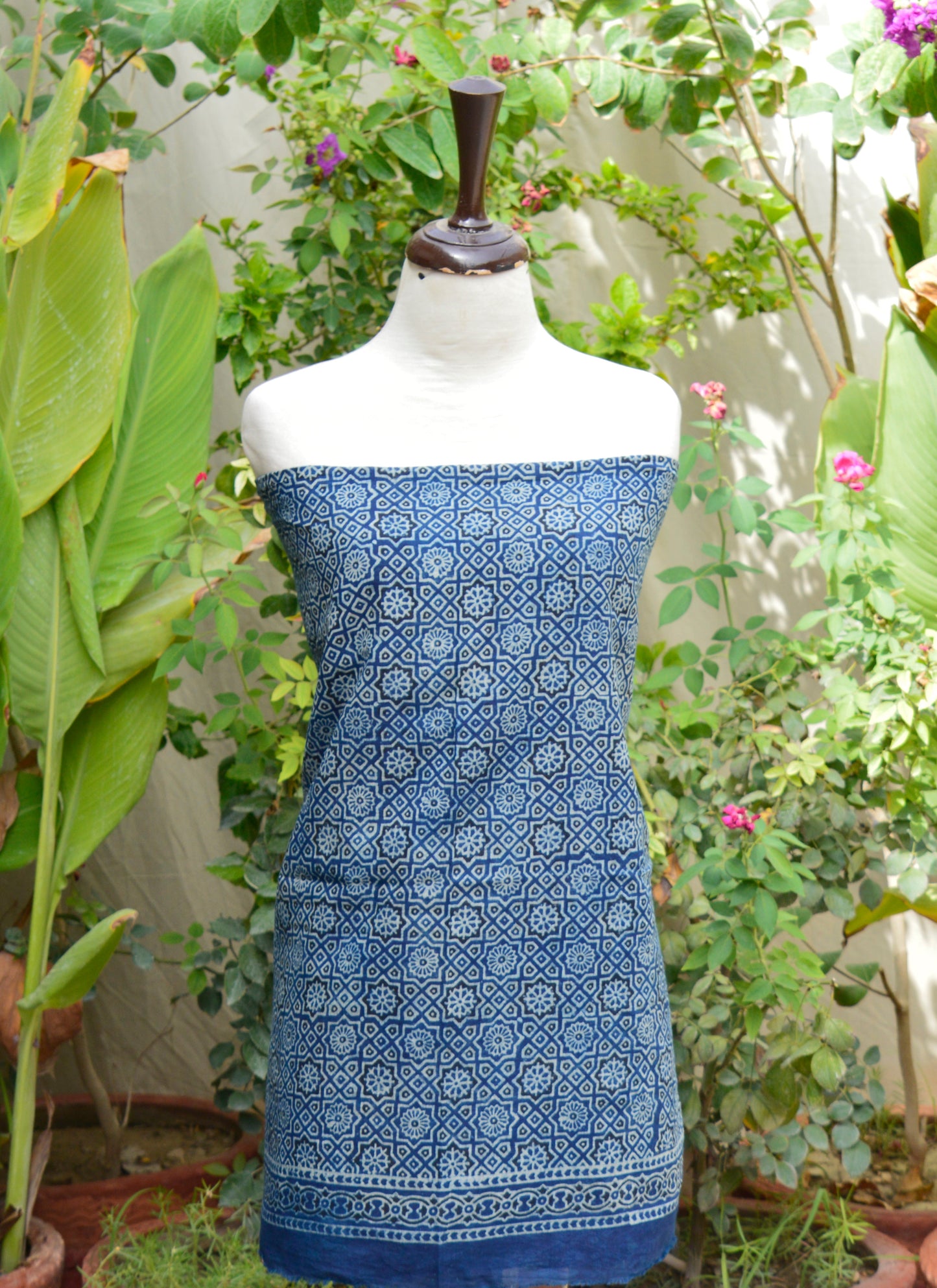 Ajrak Moroccan Indigo Two-Piece Lawn Set – Organic Dye Block Print