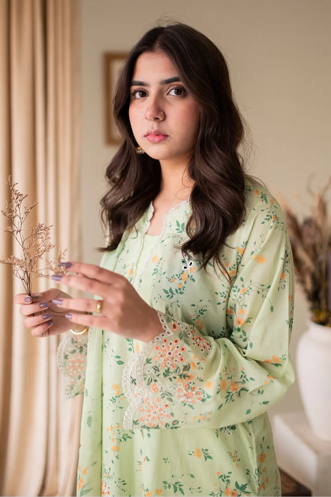 3 Piece - Embroidered Lawn - 8200