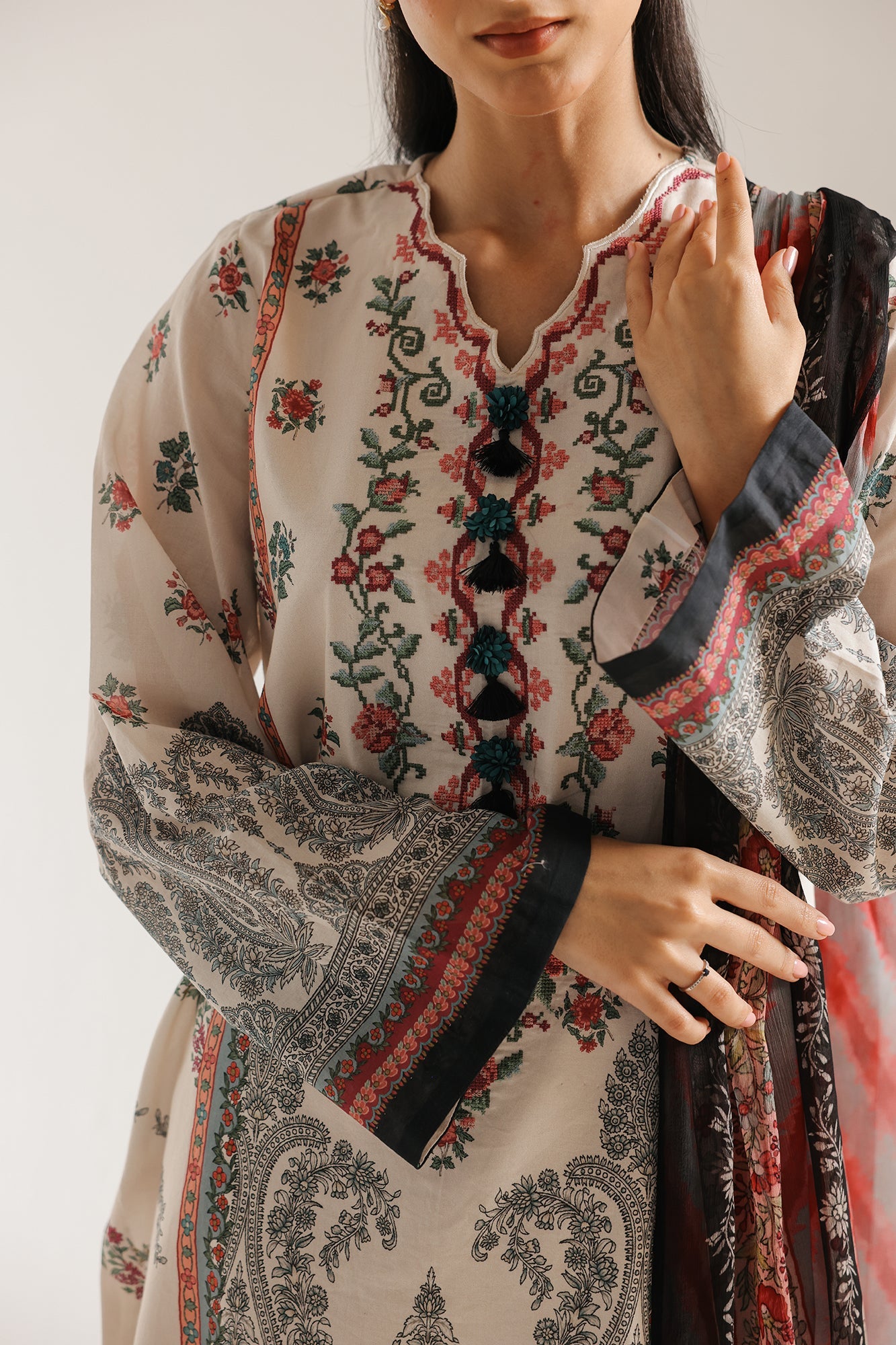EMBROIDERED SUIT (E0854/203/004)