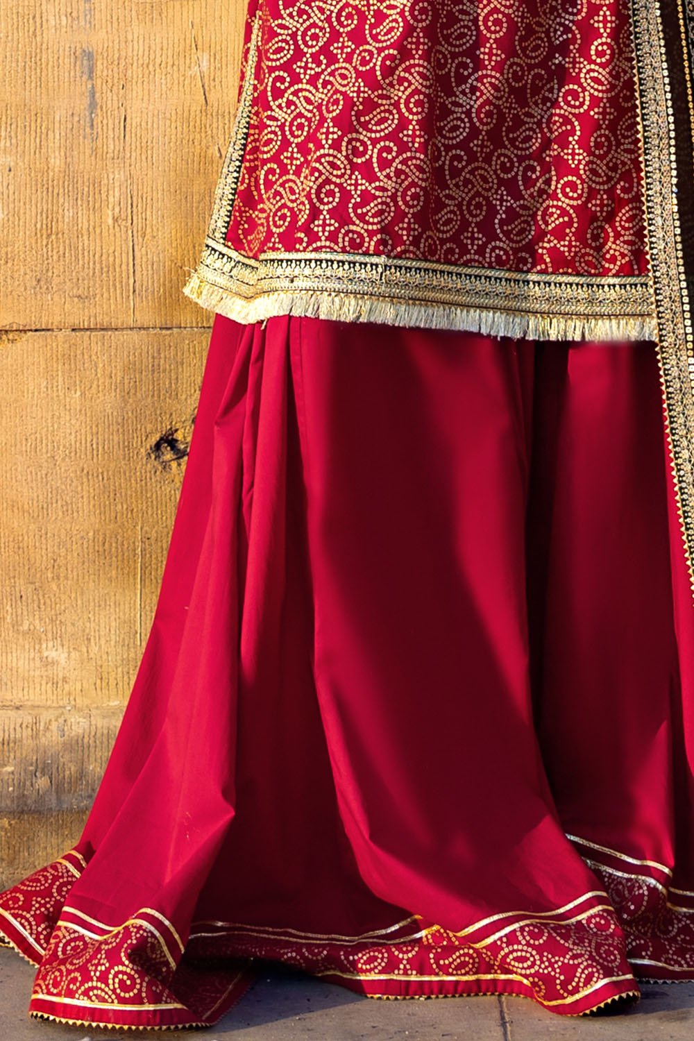 3 Piece Gold Printed Lawn Suit with Zari and Sequins Embroidered Chiffon Dupatta and Dyed Trouser BM-62041