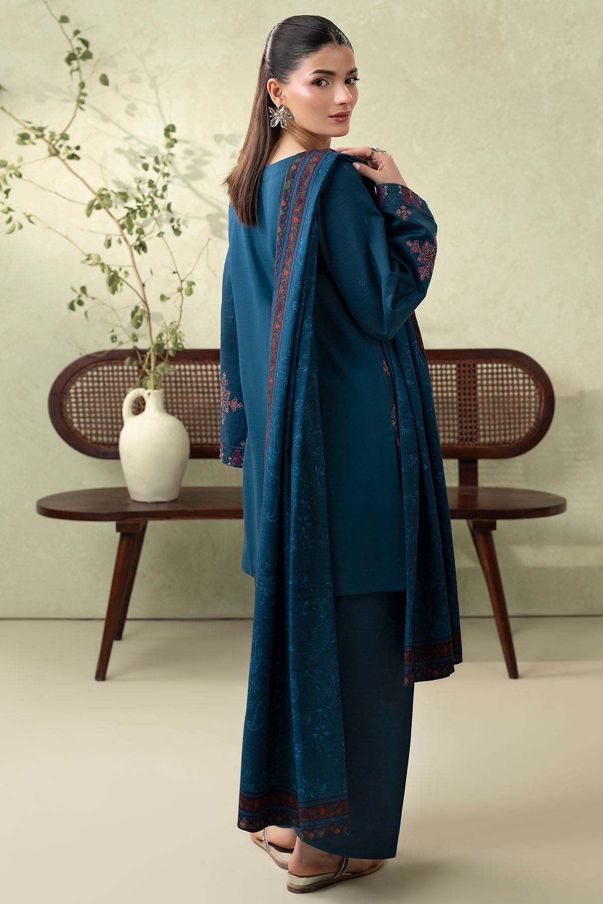 5690-AILSA EMBROIDERED KHADDAR UNSTITCHED