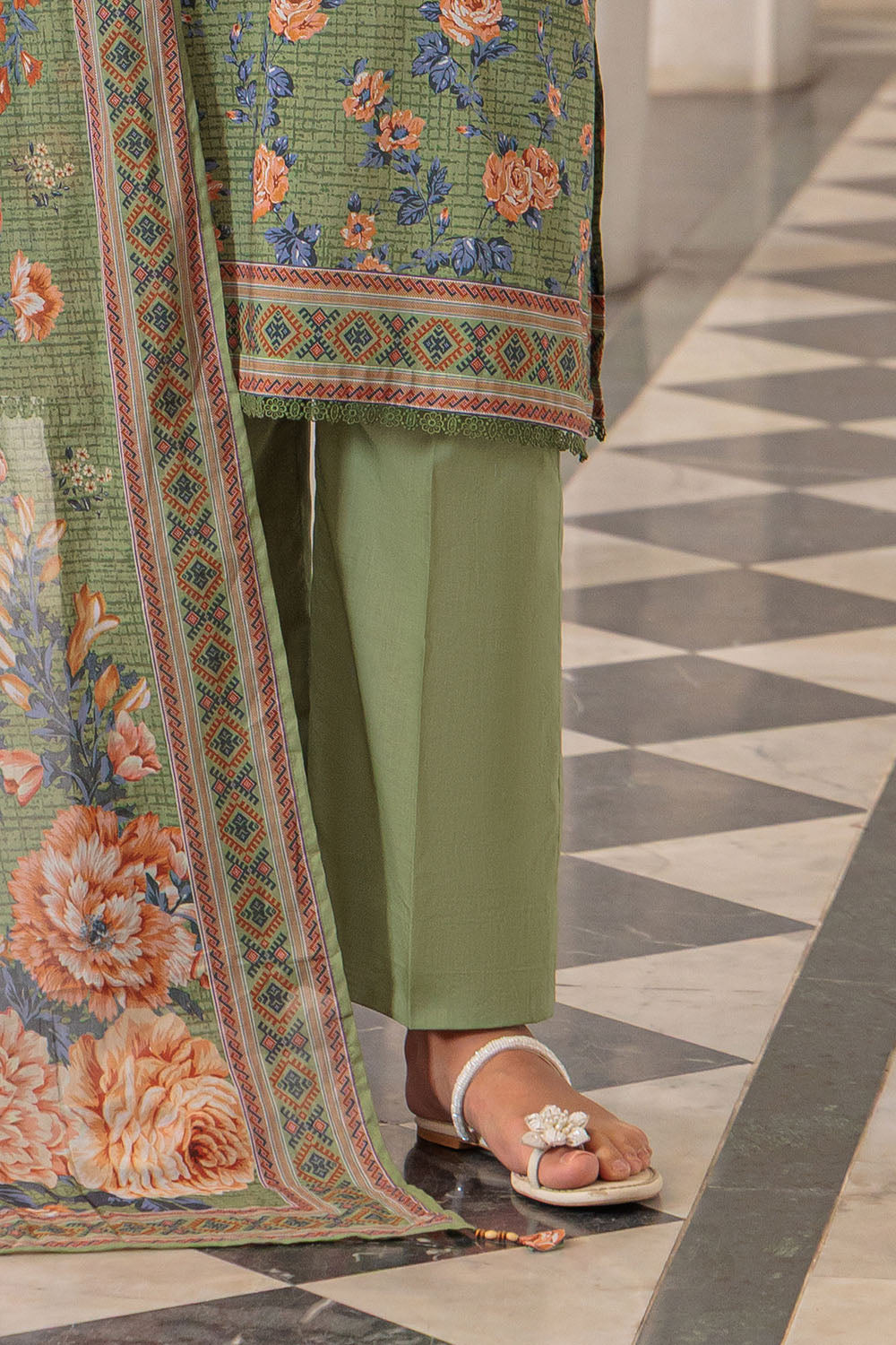 3 Piece Printed Lawn Suit and Dyed Trouser CL-62136 B