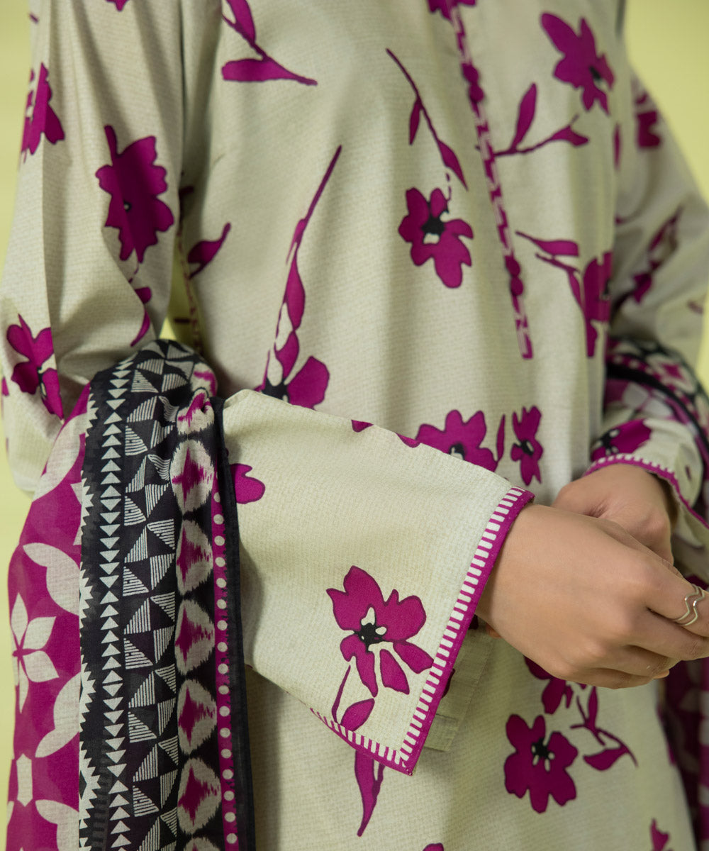 PRINTED LAWN SUIT - Off white & Magenta