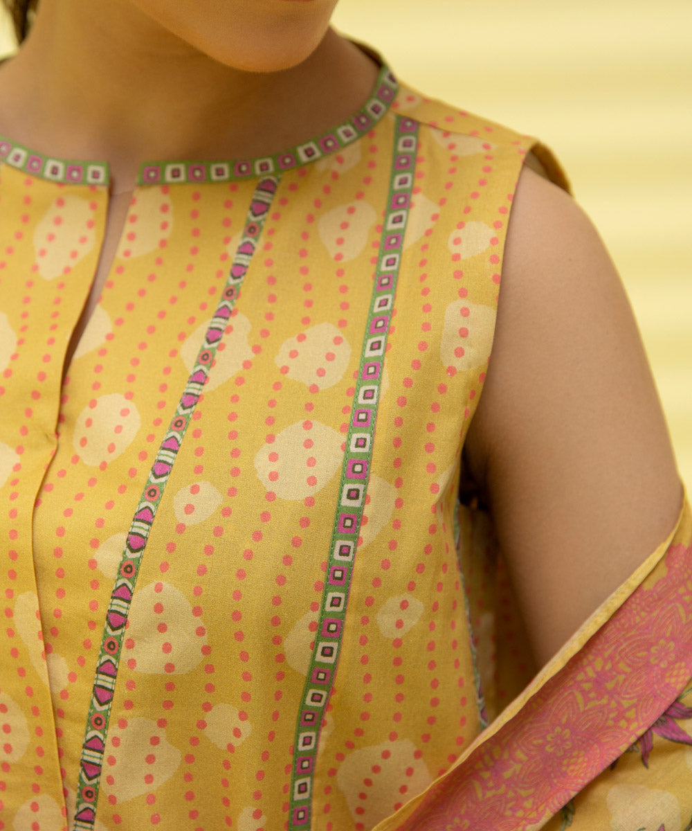 3 PIECE - PRINTED LAWN SUIT