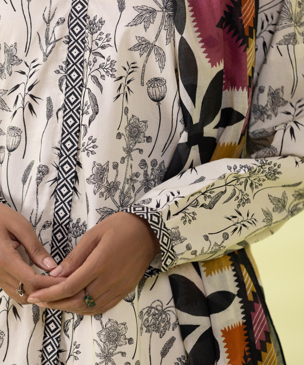 3 PIECE - PRINTED LAWN SUIT