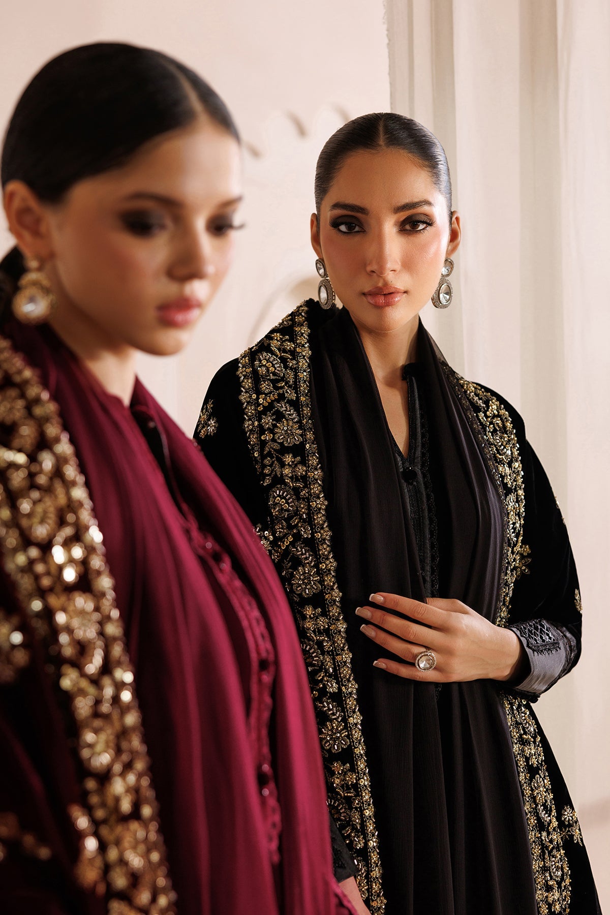 EMBROIDERED VELVET SHAWL VS-70
