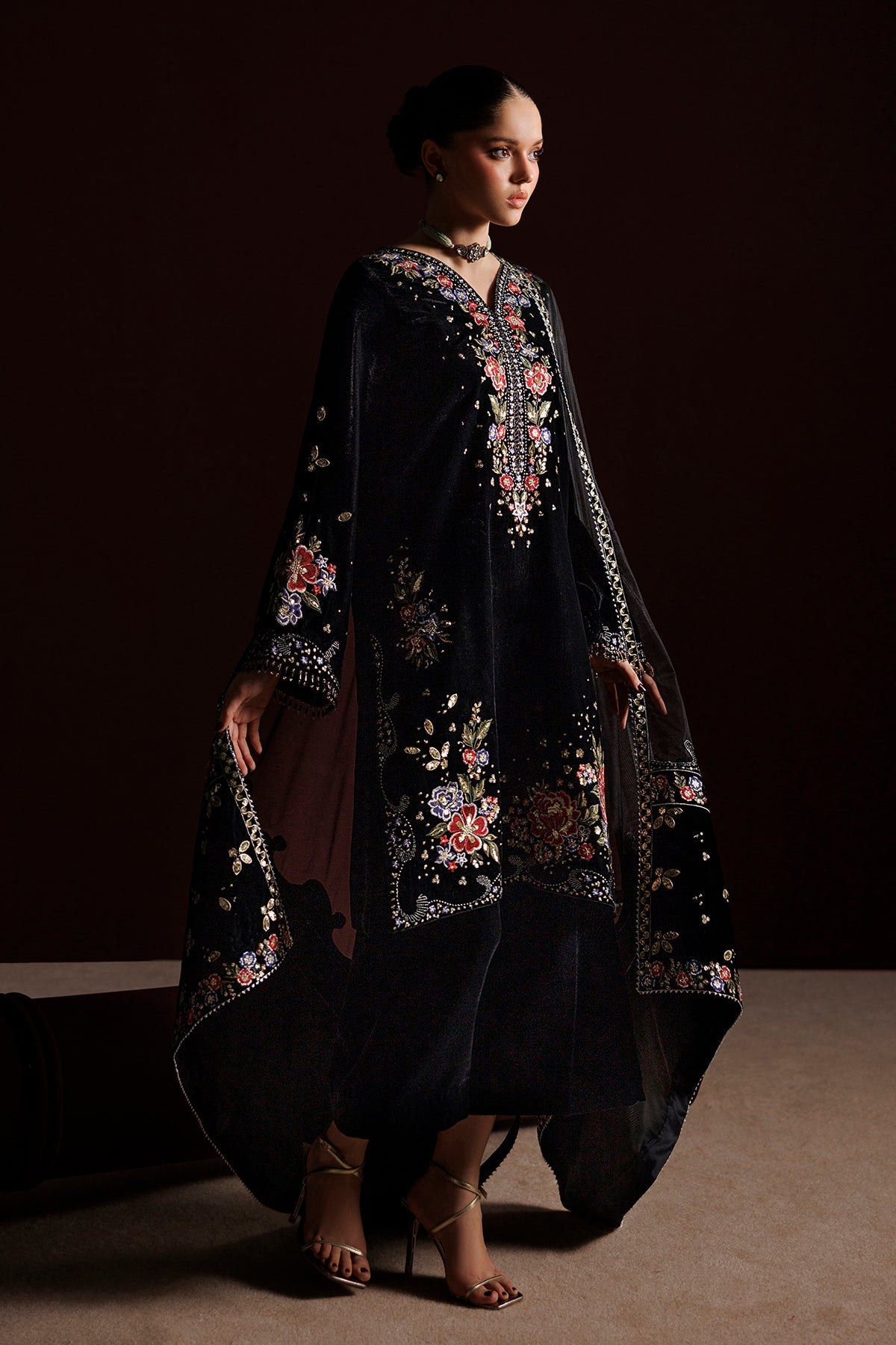 EMBROIDERED VELVET UF-4552