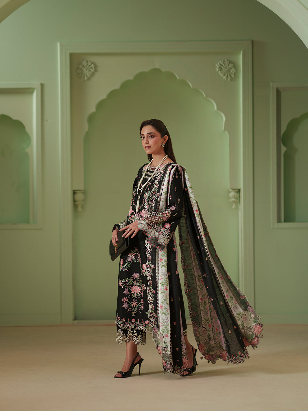 D-112-B | 3 PC Luxury Lawn
