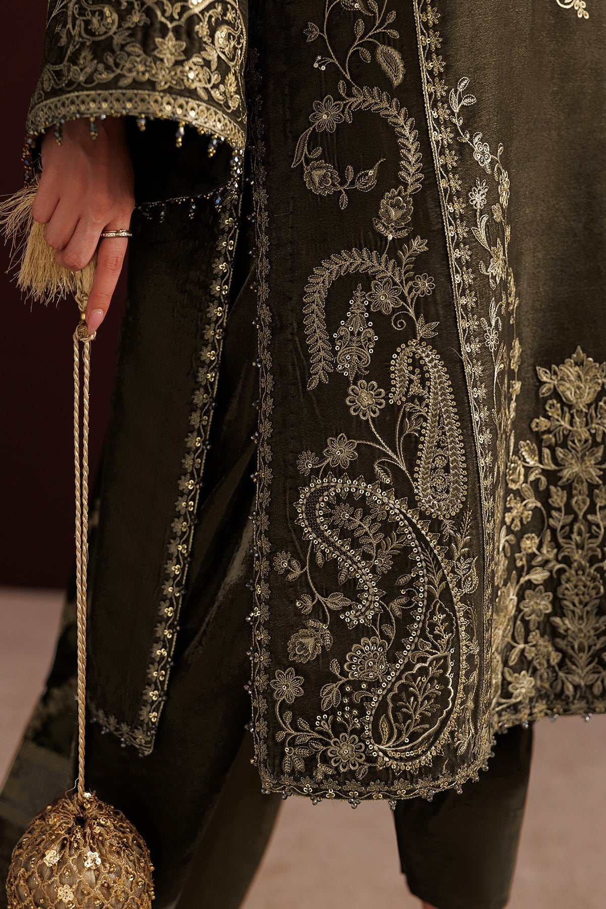 EMBROIDERED VELVET UF-4553