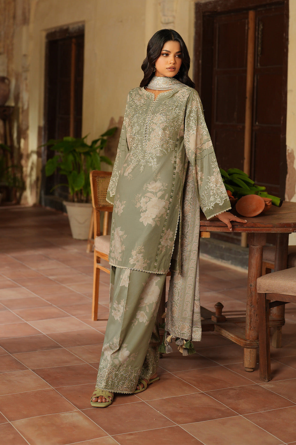 IPF-08  Embroidered Linen