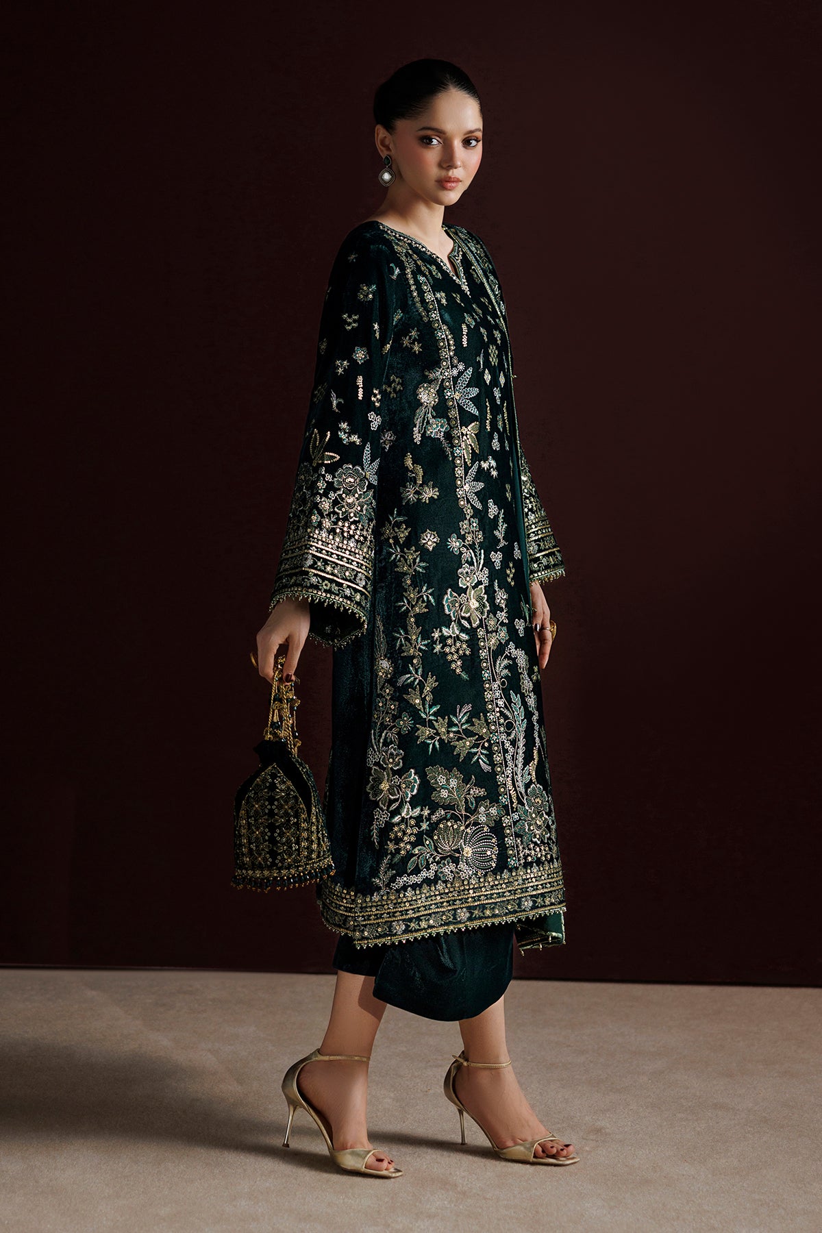 EMBROIDERED VELVET UF-4554