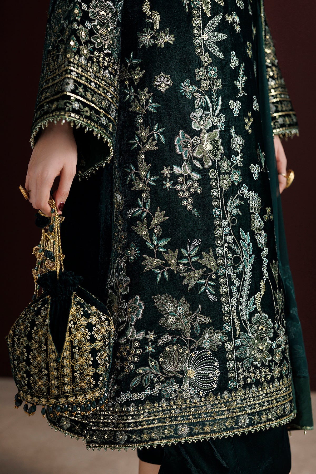 EMBROIDERED VELVET UF-4554