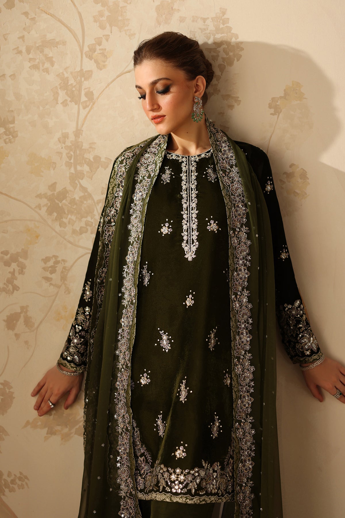EMBROIDERED VELVET UF-4311