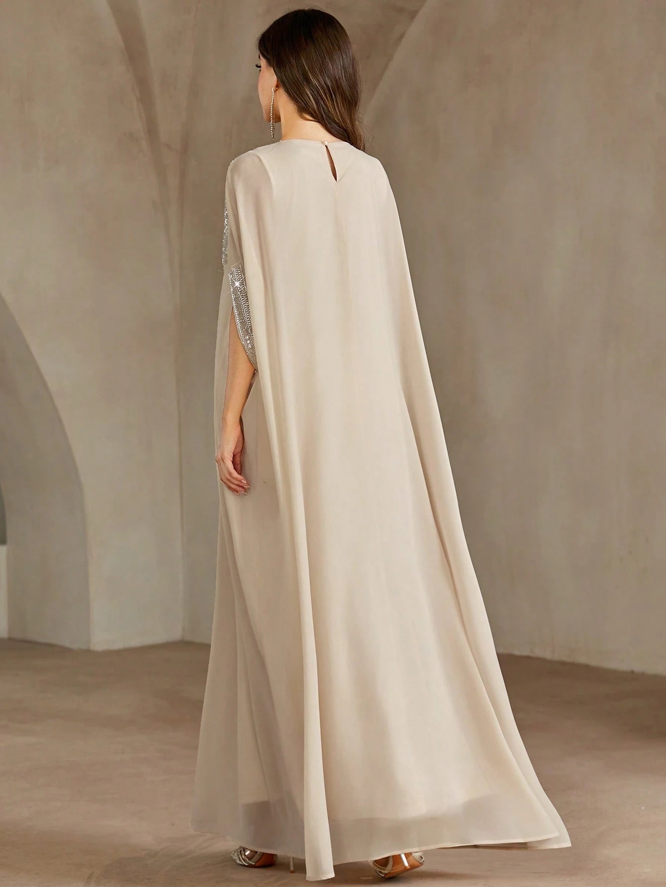 Round Neck Embellished Floral Collar And Rhinestones Kaftan