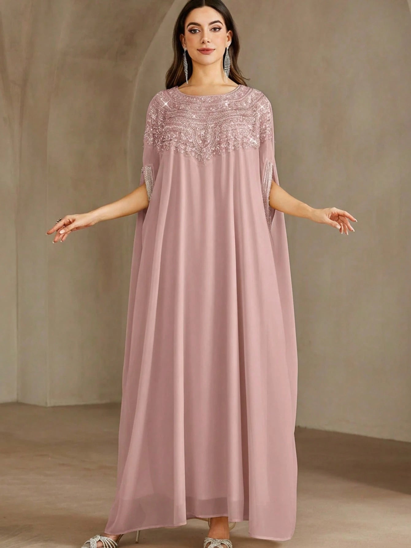 Round Neck Embellished Floral Collar And Rhinestones Kaftan