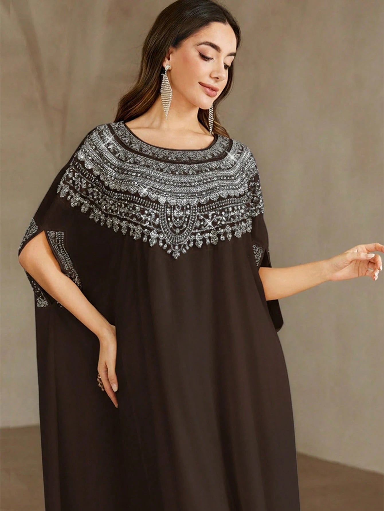 Round Neck Embellished Floral Collar And Rhinestones Kaftan