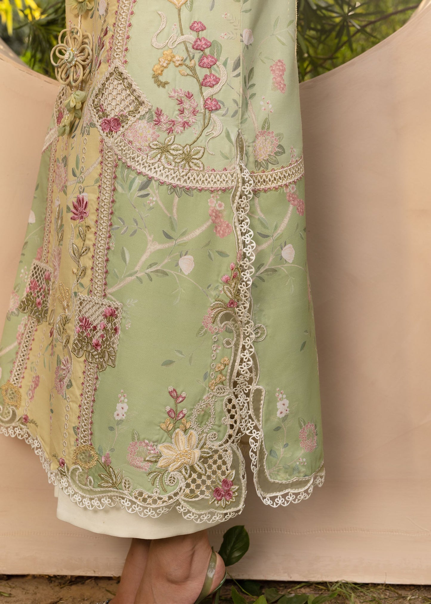 BONJOUR AND BLOOM - D4A