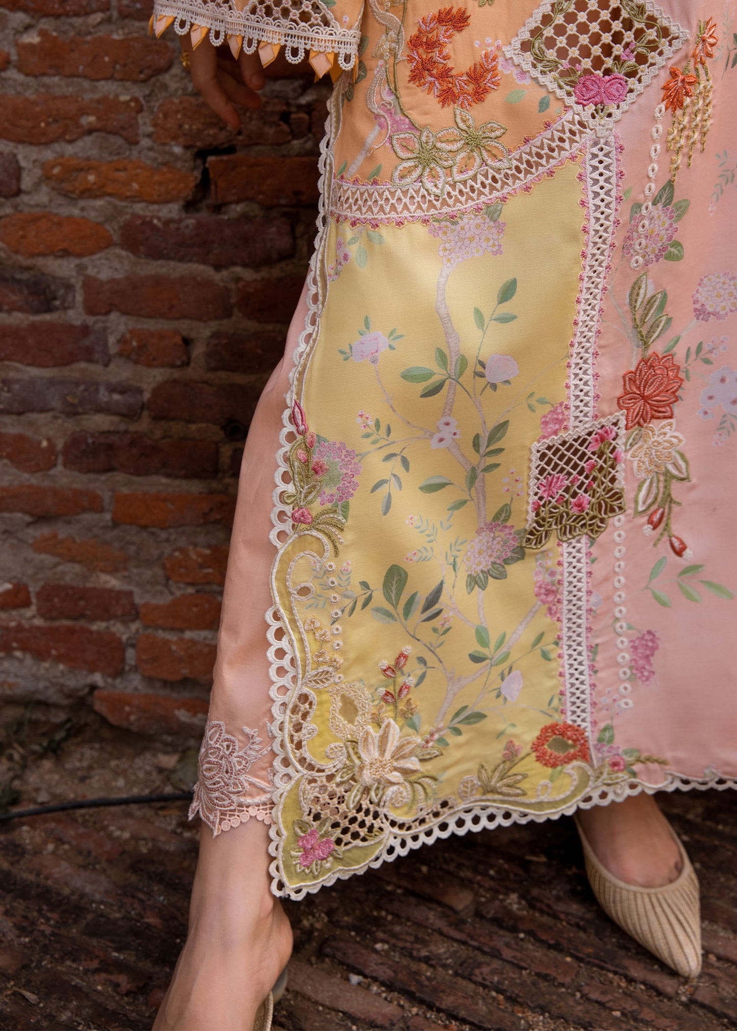 BONJOUR AND BLOOM - D4B