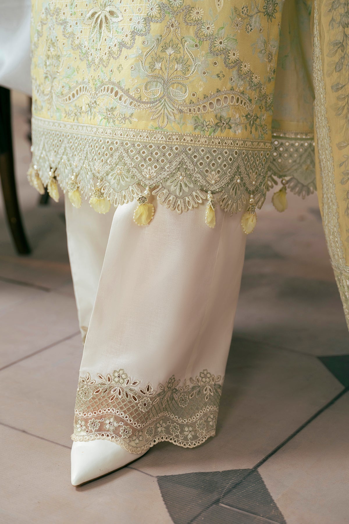 EMBROIDERED LAWN SL11-D04