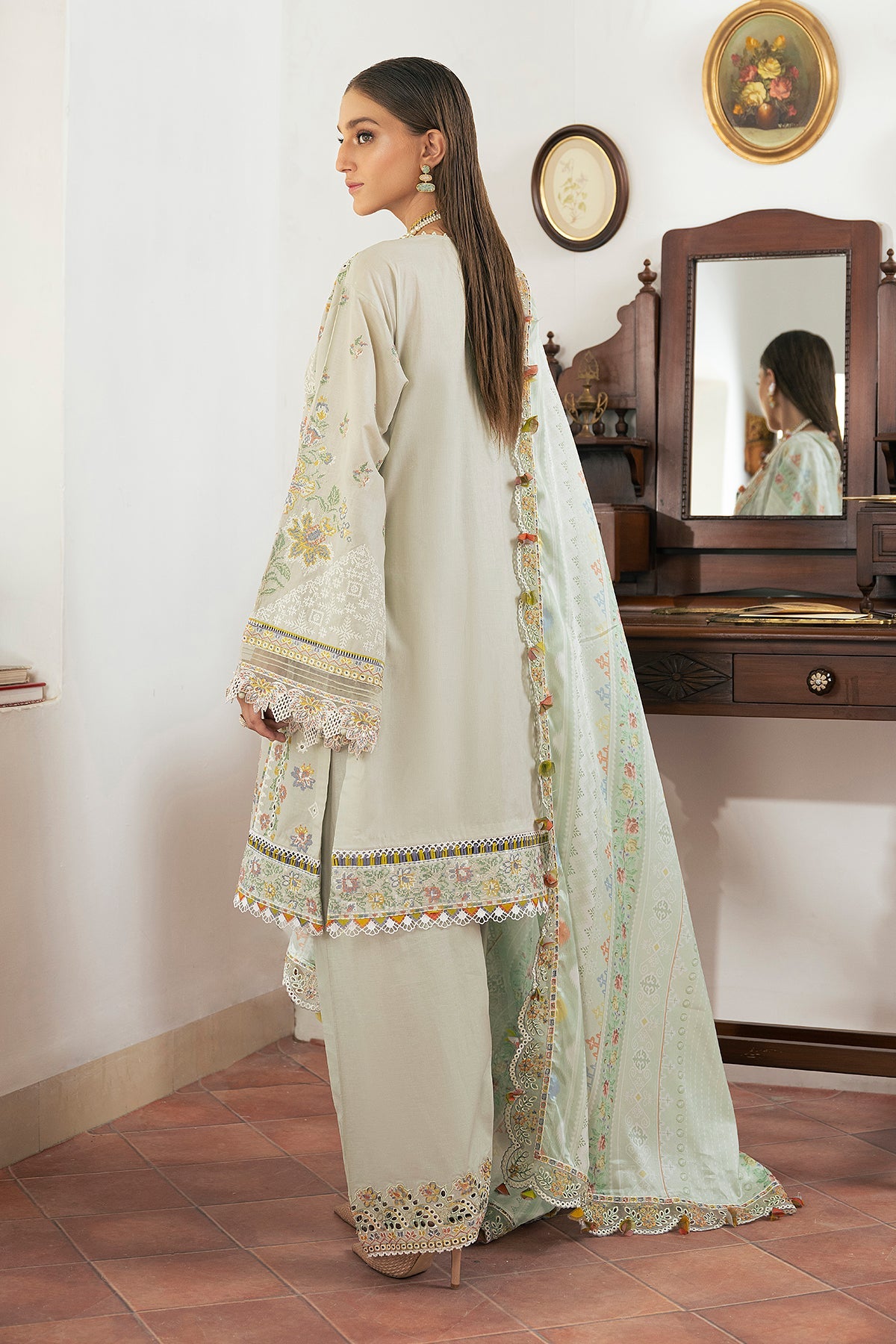 EMBROIDERED LAWN SL11-D07