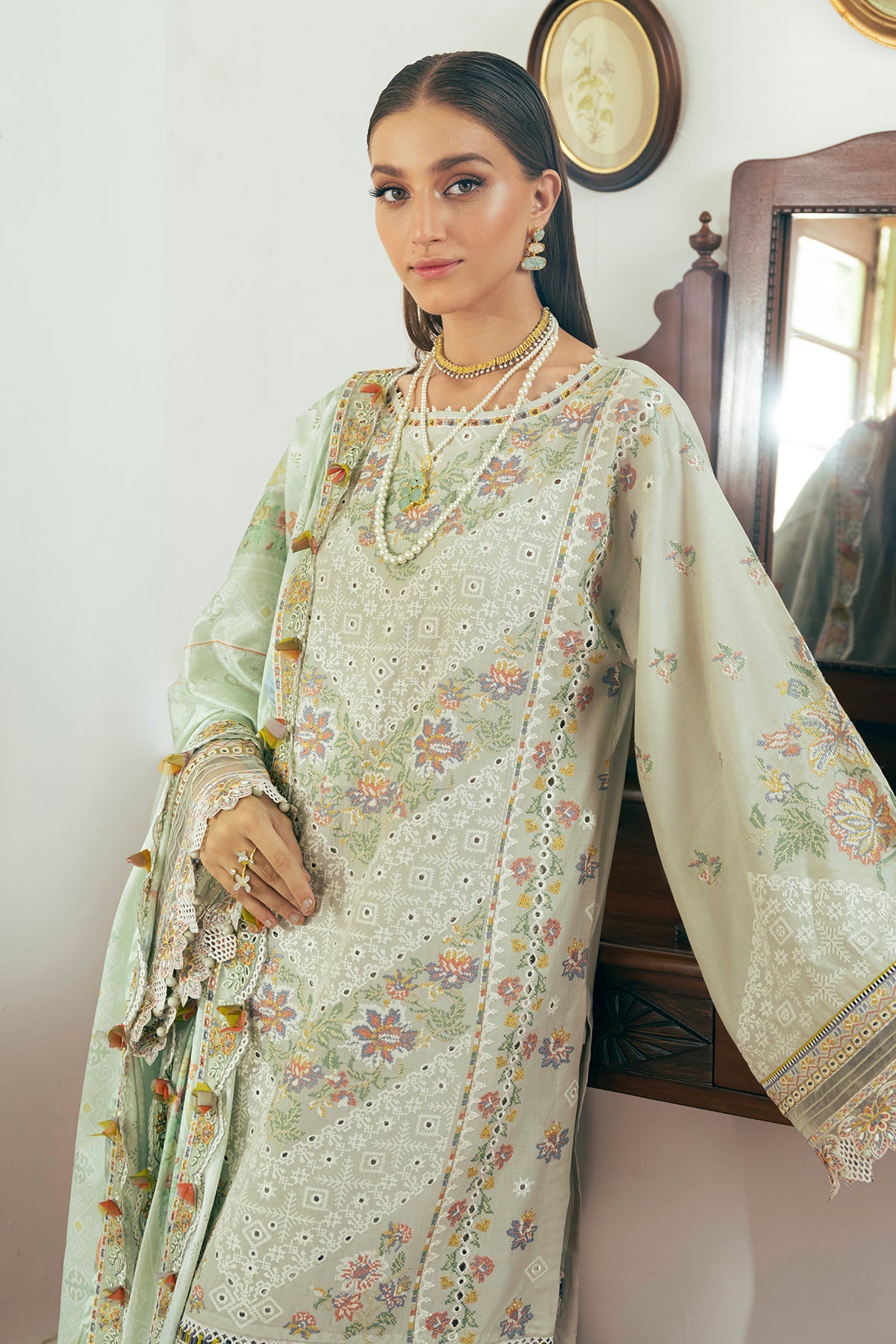 EMBROIDERED LAWN SL11-D07