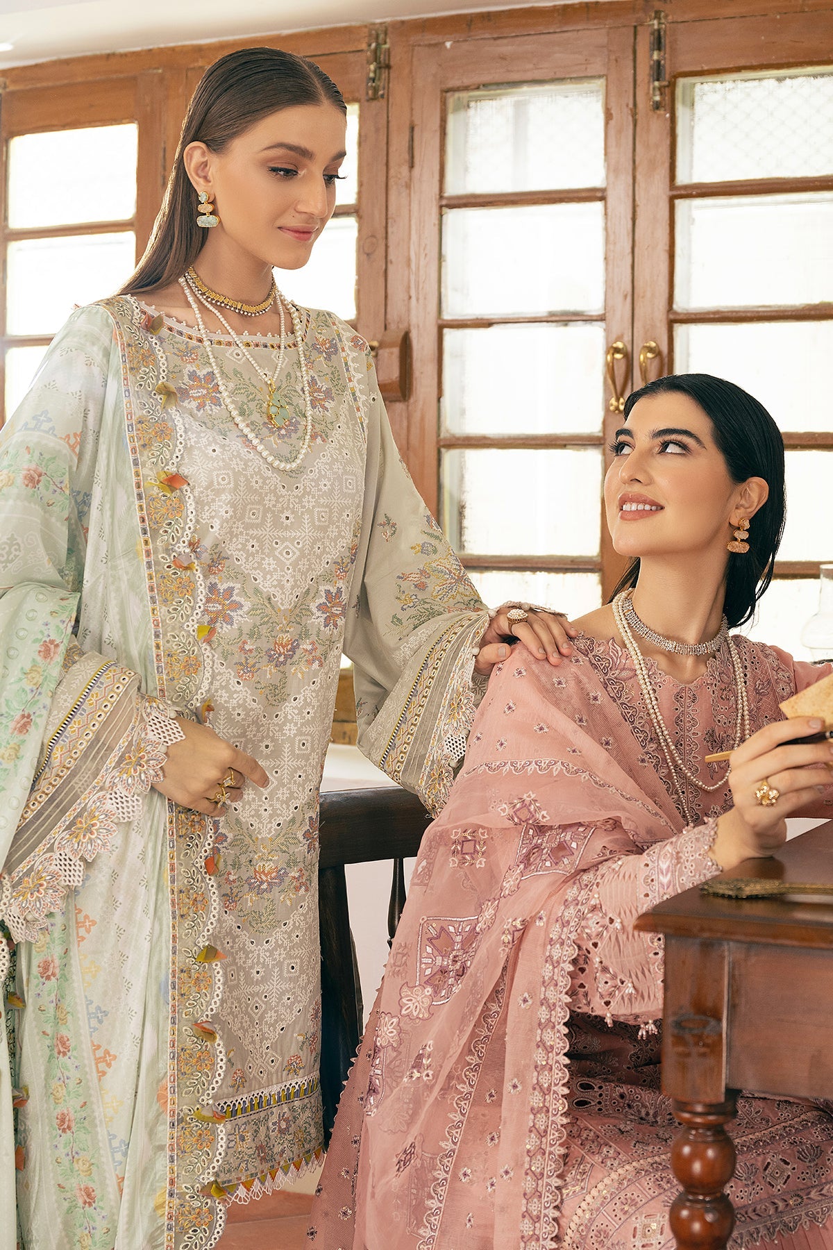 EMBROIDERED SELF JACQUARD LAWN SL11-D08