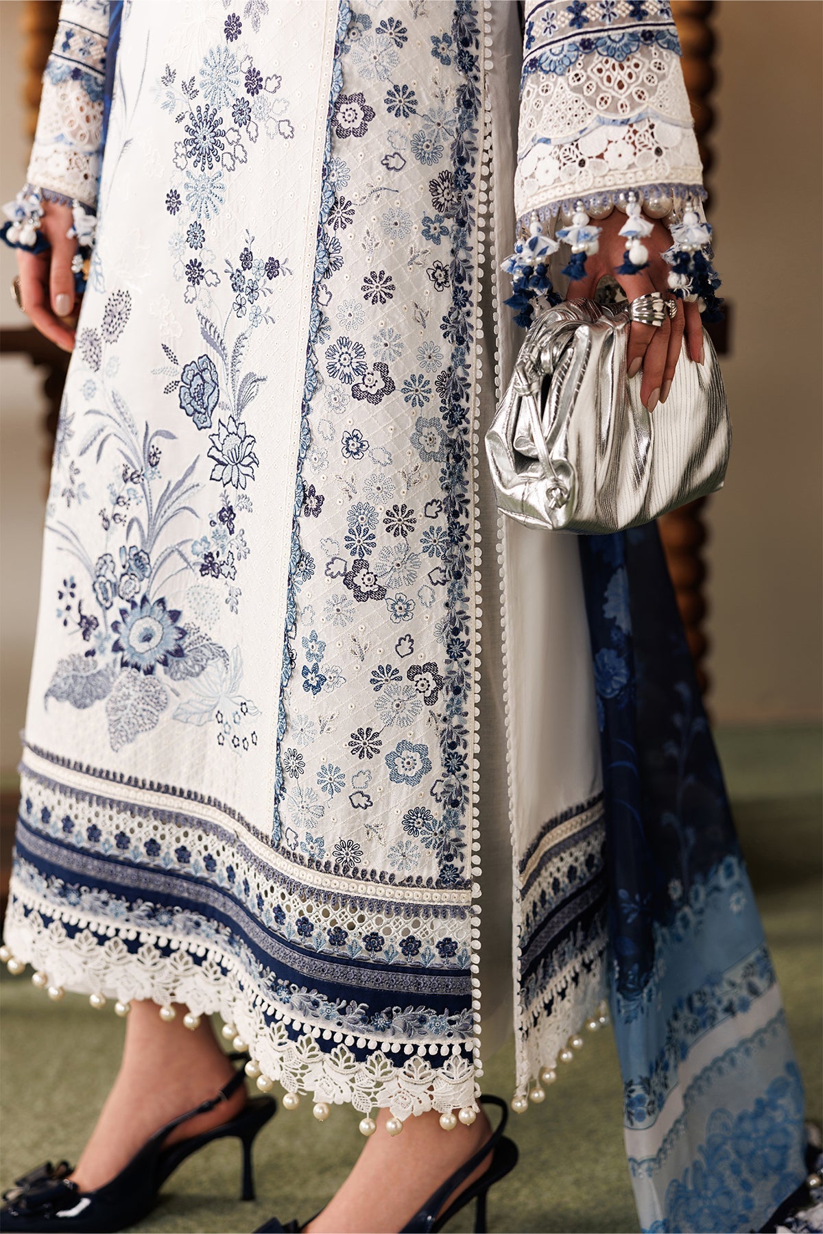 EMBROIDERED LAWN EL26-D06 UNSTITCHED