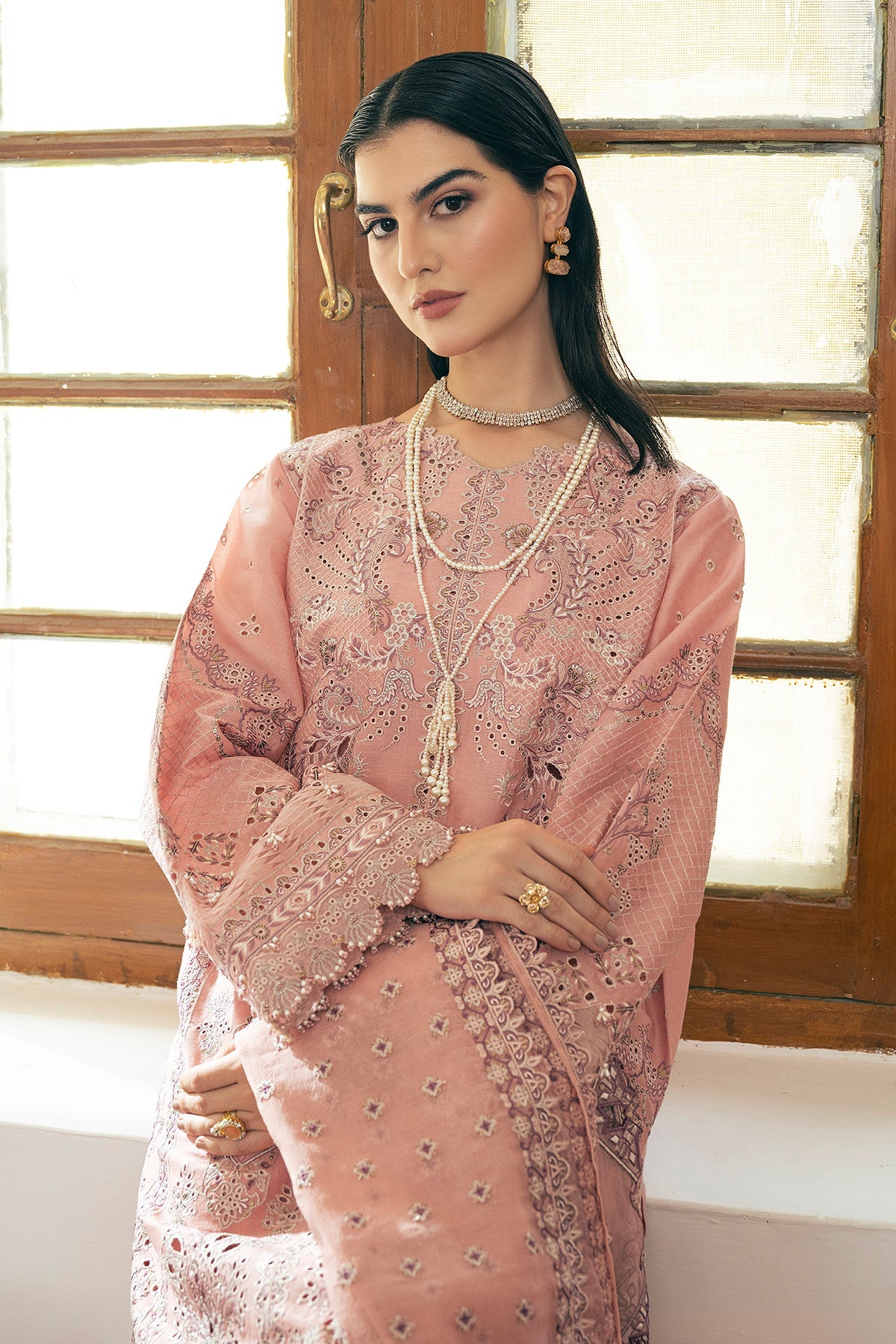 EMBROIDERED SELF JACQUARD LAWN SL11-D08