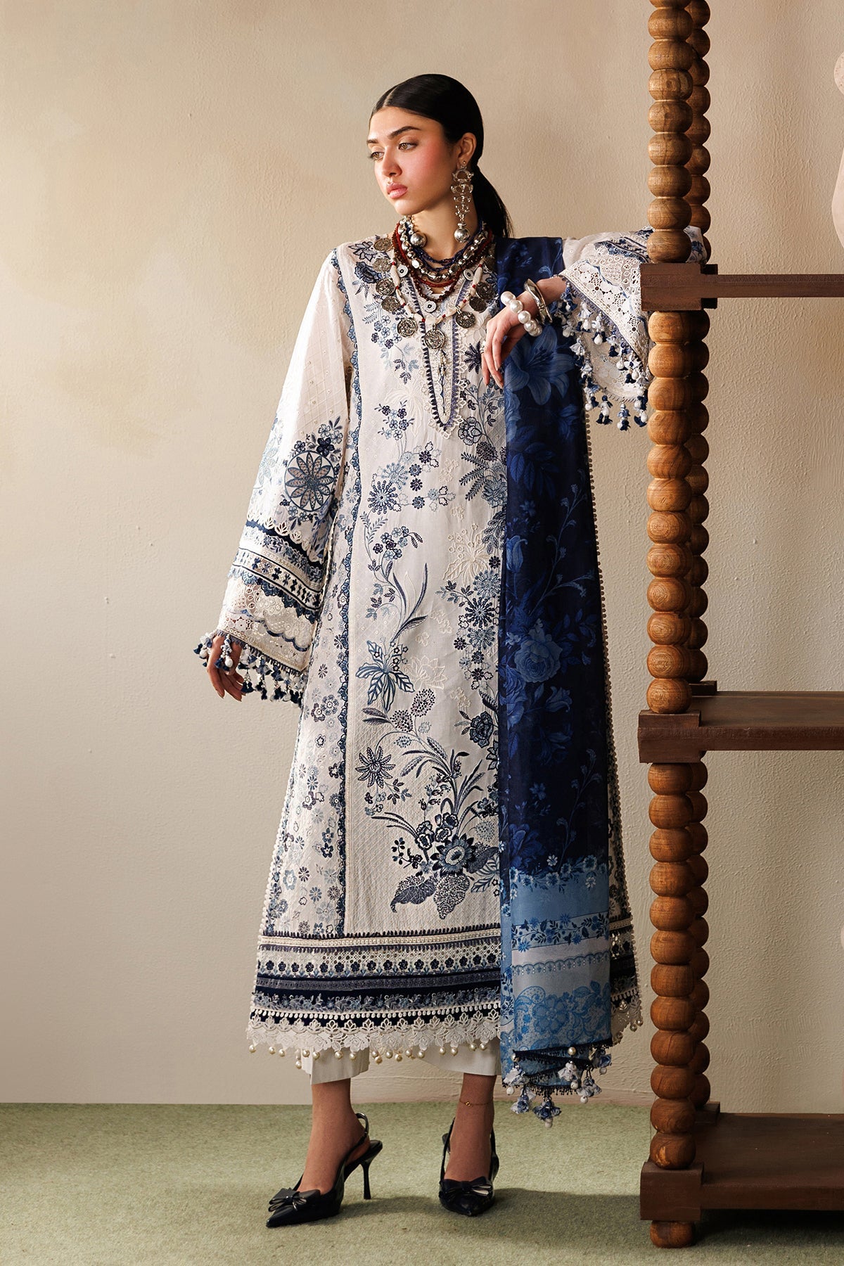 EMBROIDERED LAWN EL26-D06 UNSTITCHED