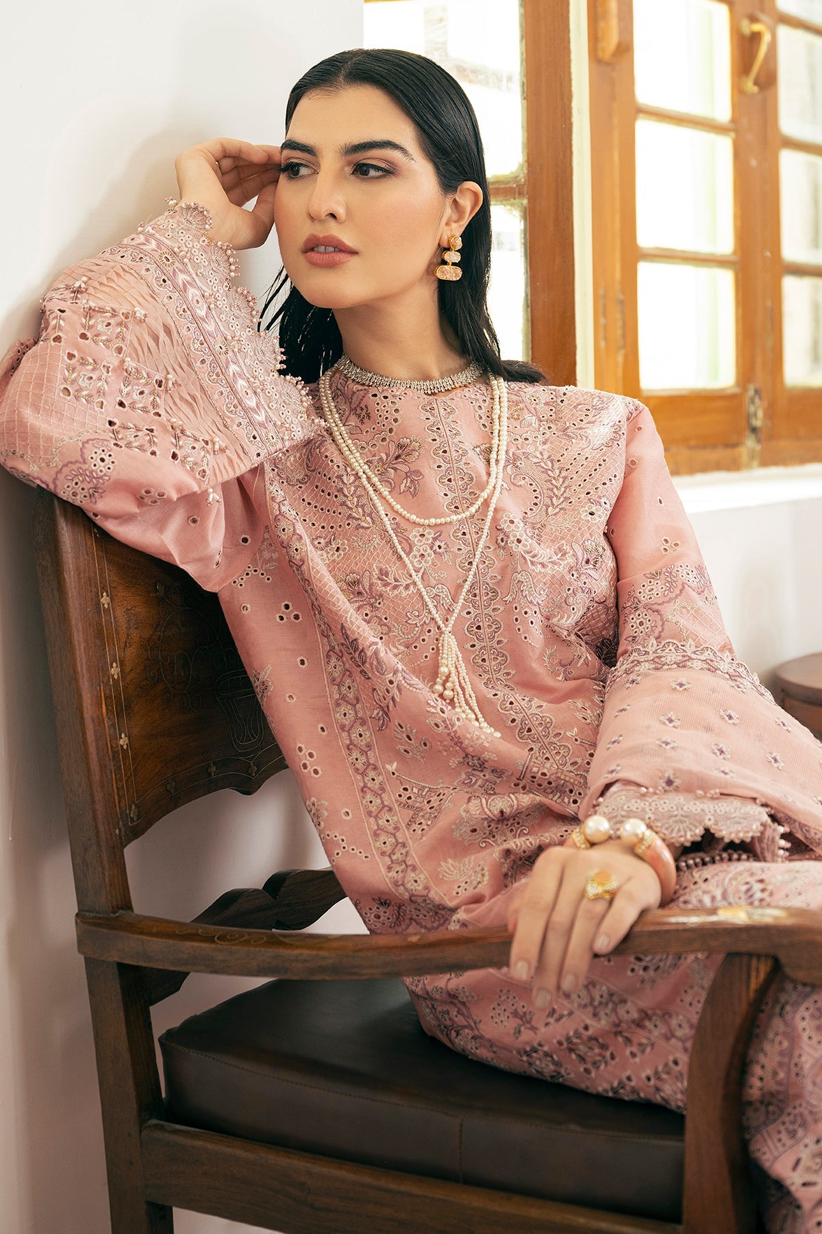 EMBROIDERED SELF JACQUARD LAWN SL11-D08