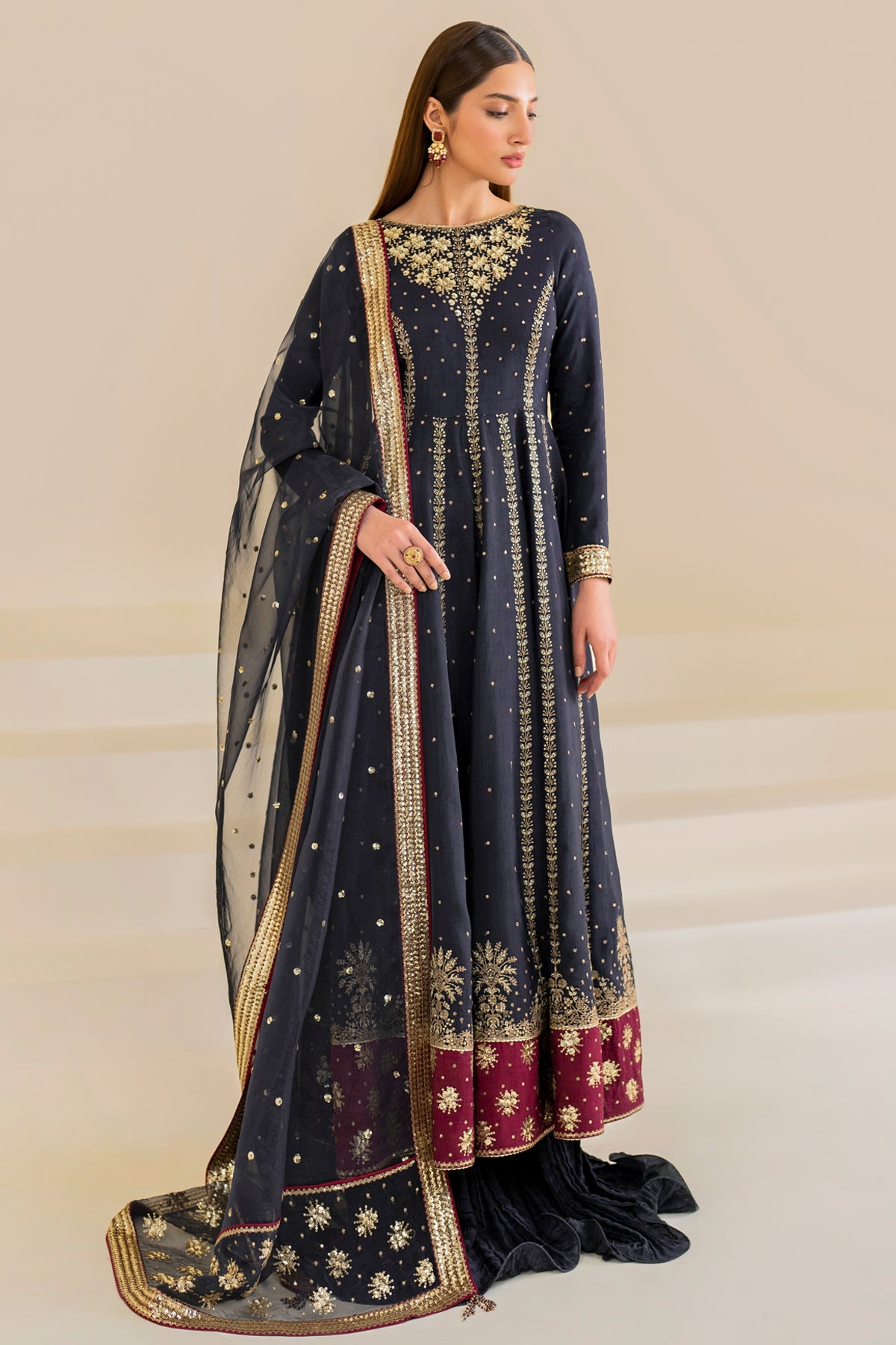 UR-7019