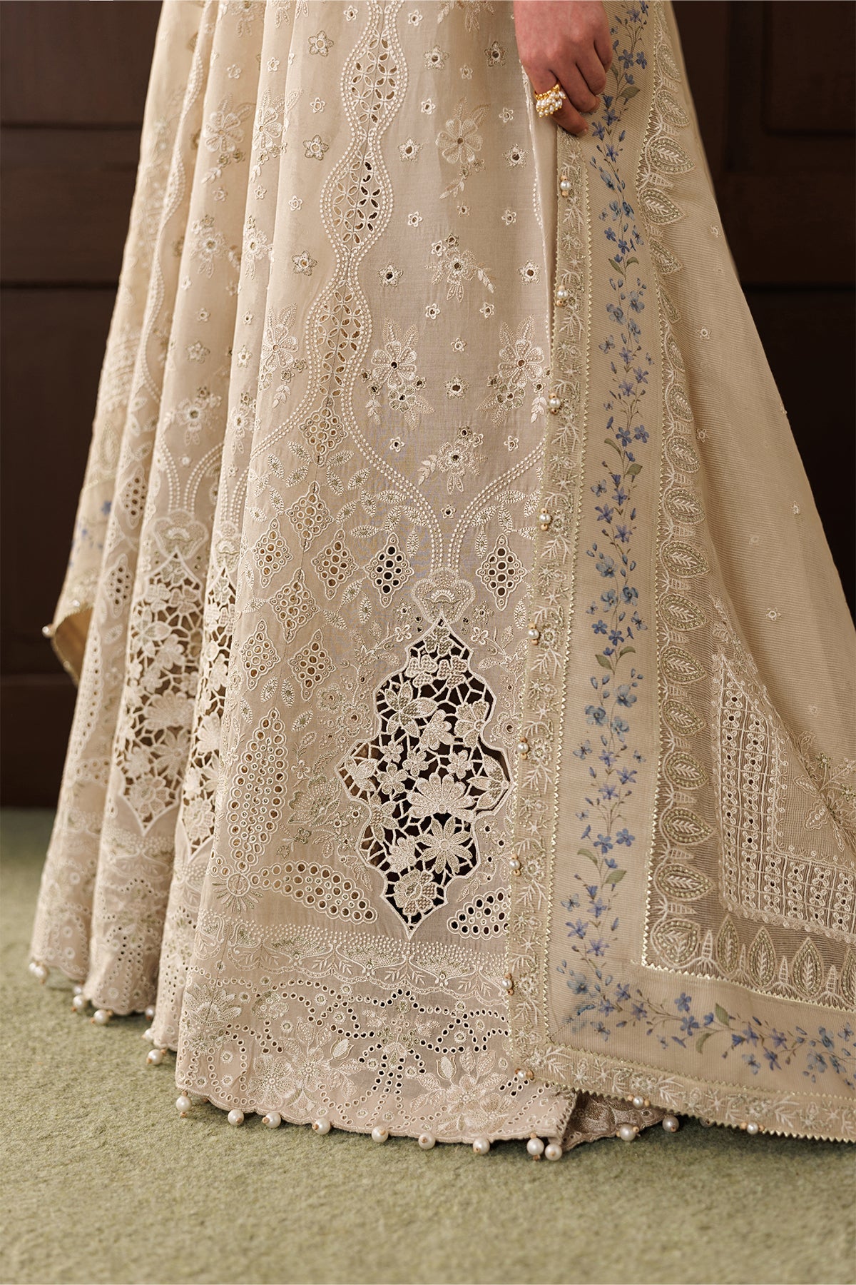 EMBROIDERED LAWN EL26-D03 UNSTITCHED
