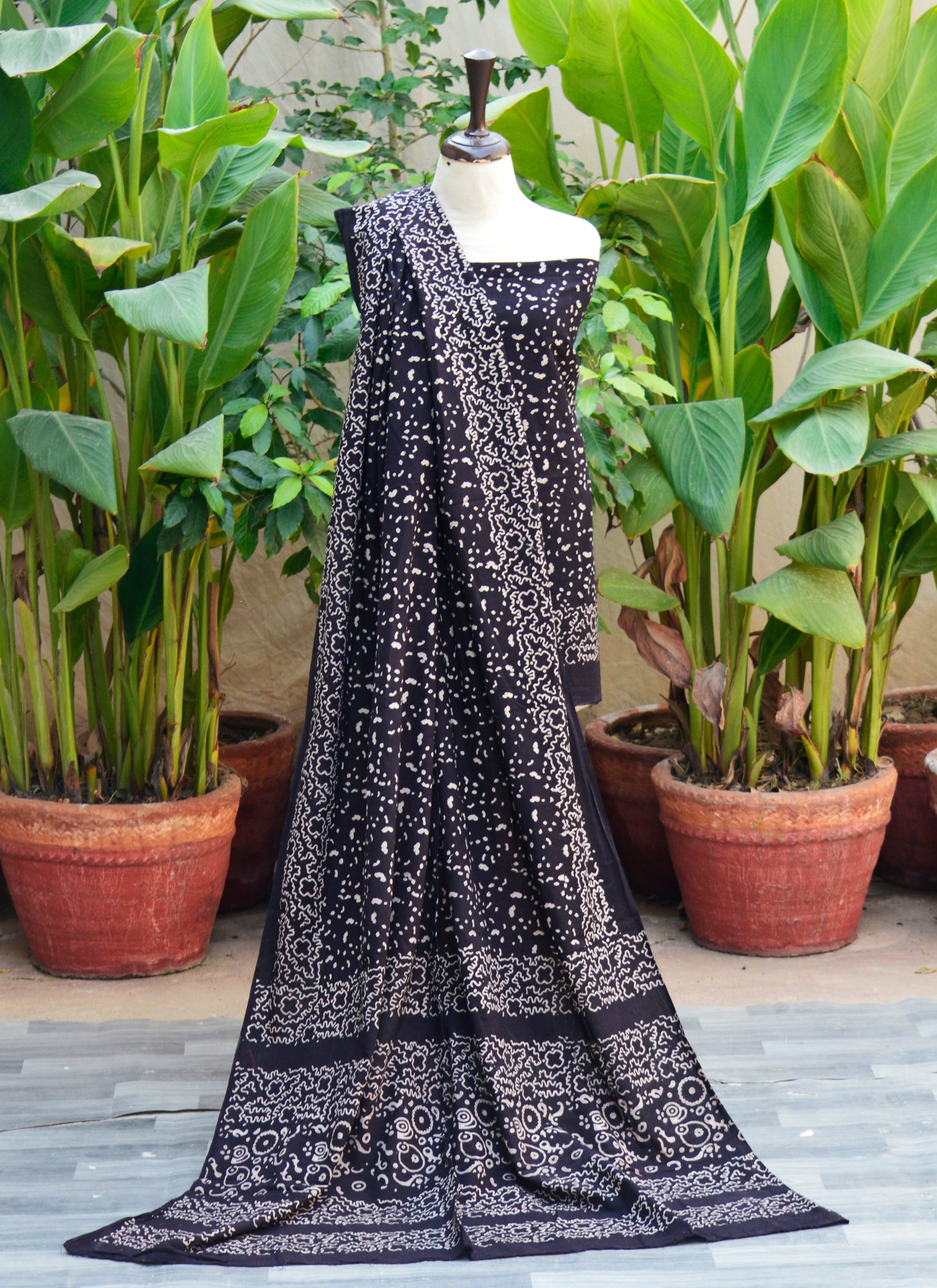 Ajrak Design Dress Black Panthera Pardus – Organic Dye Hand Block Printed Two-Piece (Lawn)