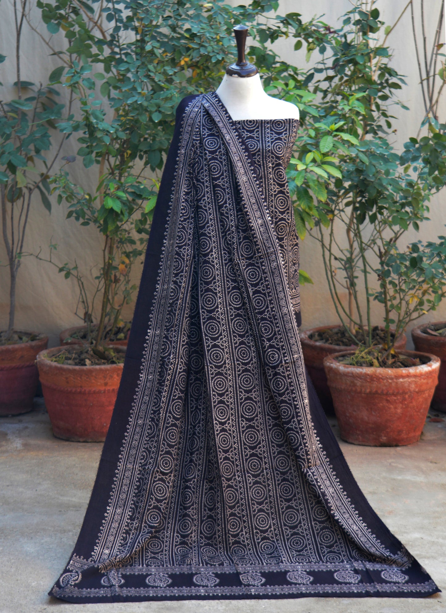 Ajrak Design Dress Chunri Black (Lawn) – Luxury Organic Dye Hand Block Printed Two-Piece