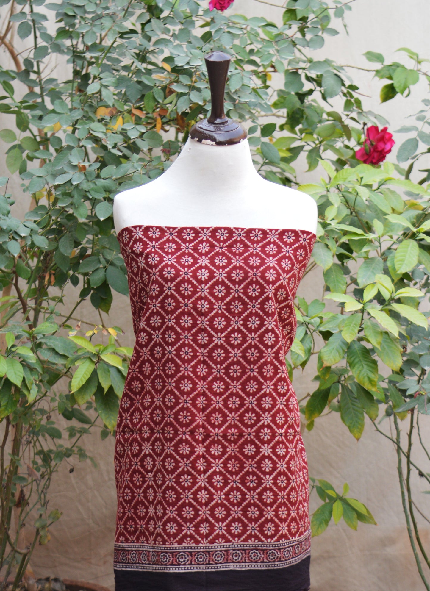 Ajrak Floral Red & Black Two-Piece – Hand Block Printed Lawn Shirt & Dupatta (Unstitched)
