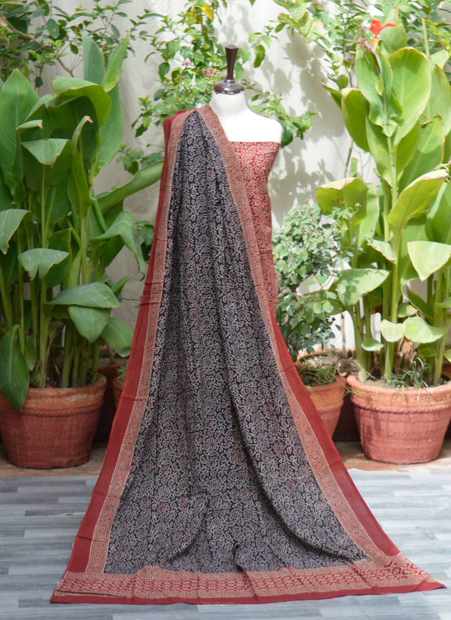 Ajrak Floral Bel Red & Black – Organic Dye Hand Block Printed Unstitched Cotton Two-Piece Set (Shirt & Dupatta)