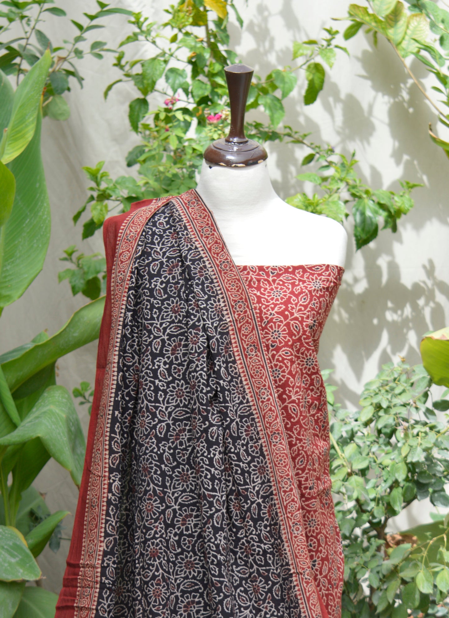 Ajrak Floral Bel Red & Black – Organic Dye Hand Block Printed Unstitched Cotton Two-Piece Set (Shirt & Dupatta)