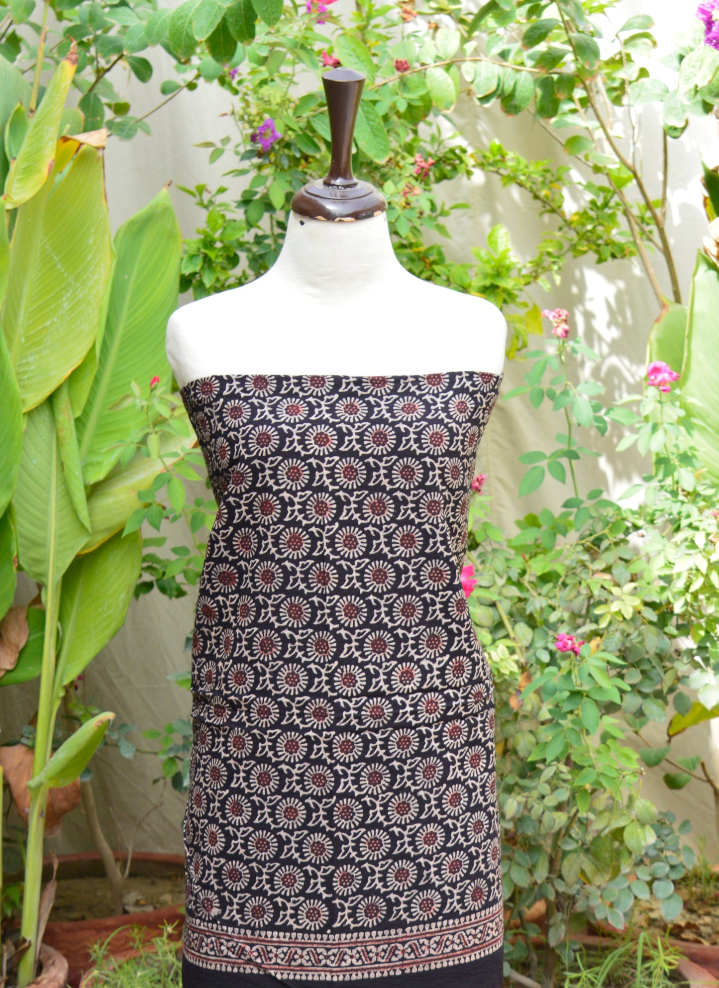 Ajrak Midnight Magic Mums – Hand Block Printed Unstitched Lawn Two-Piece (Shirt & Dupatta)