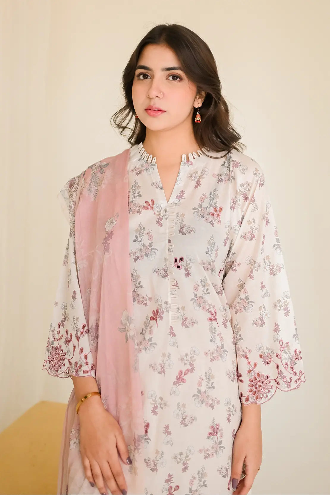 3 Piece - Embroidered Lawn - 8193