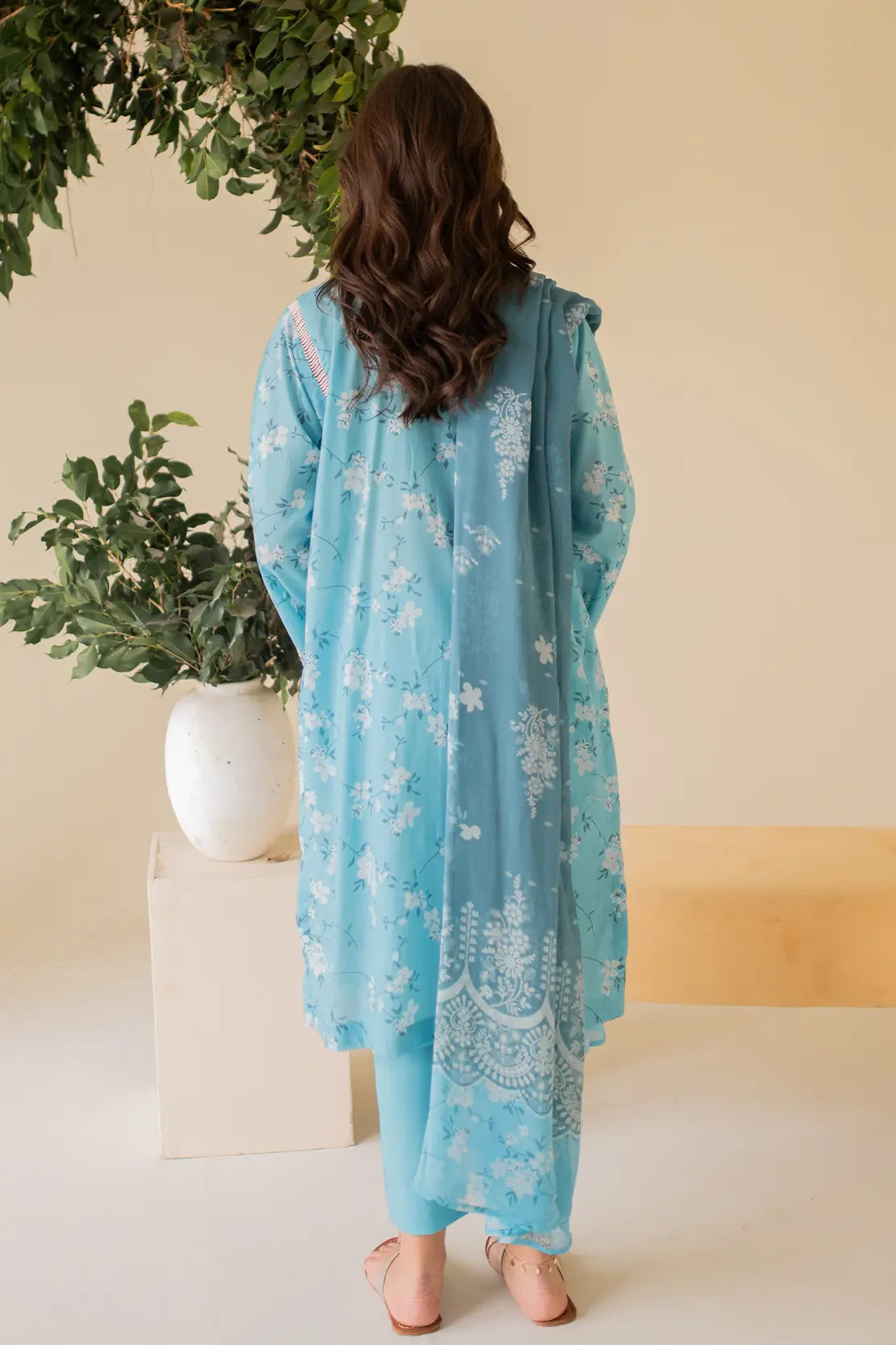 3 Piece - Embroidered Lawn - 8195