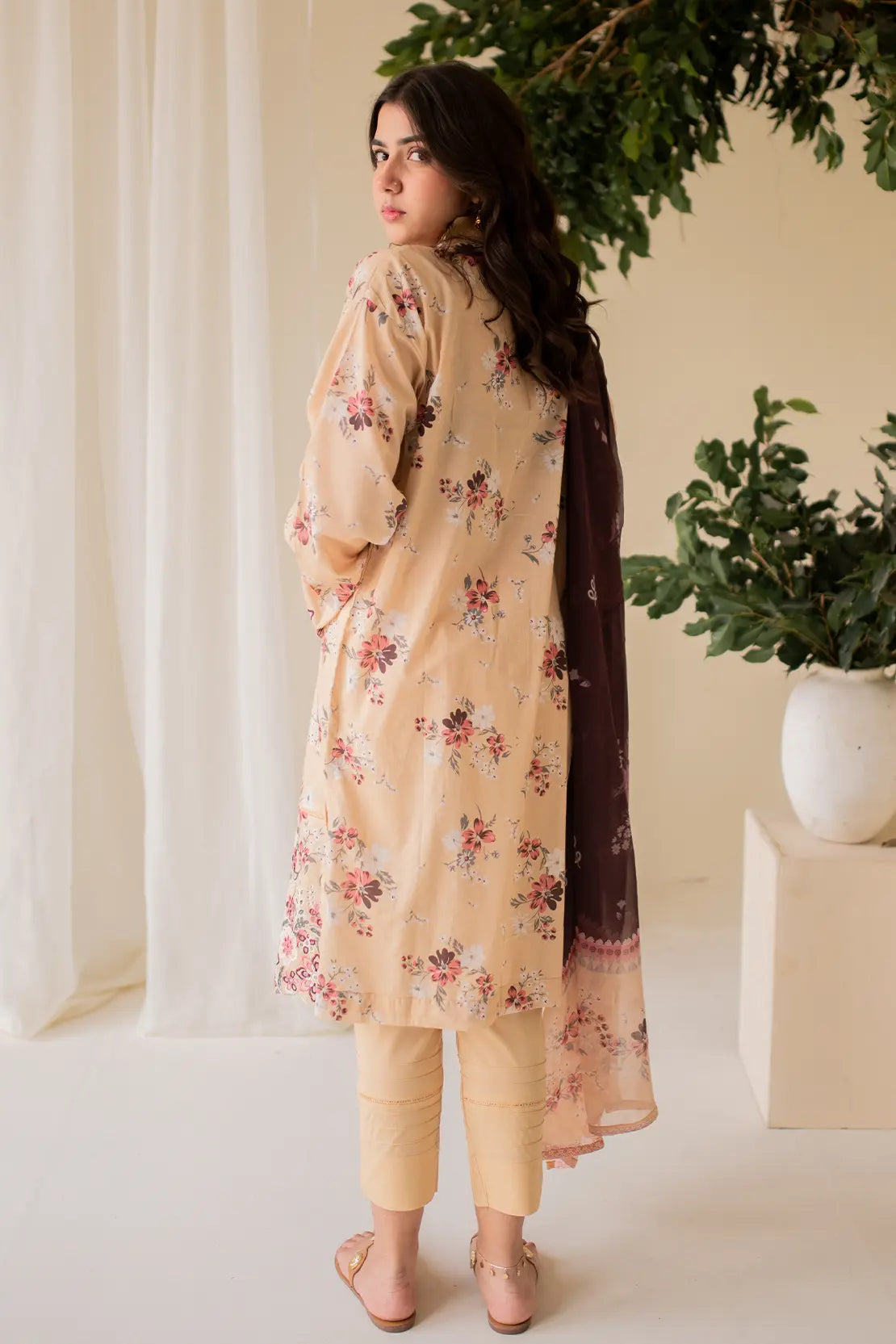 3 Piece - Embroidered Lawn - 8197