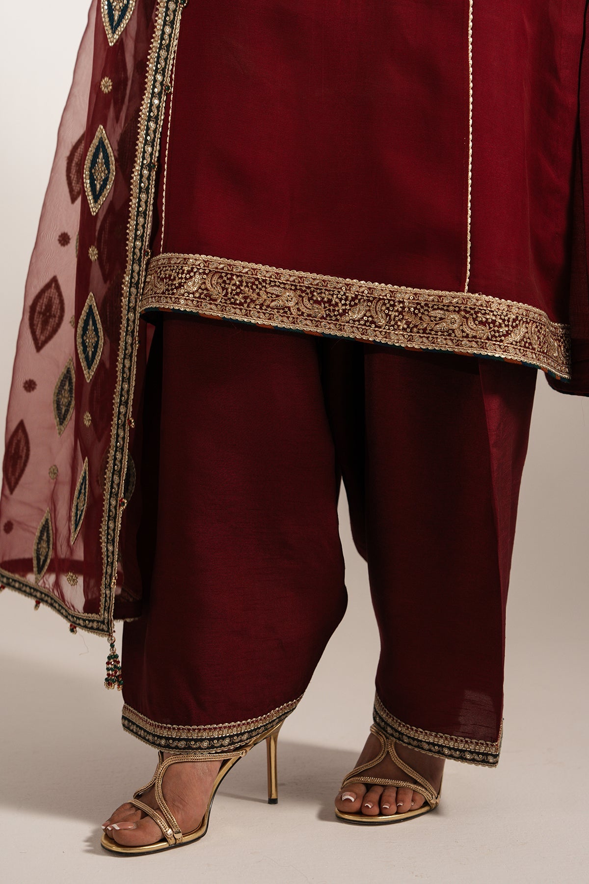 EMBROIDERED CHIFFON UC-3072