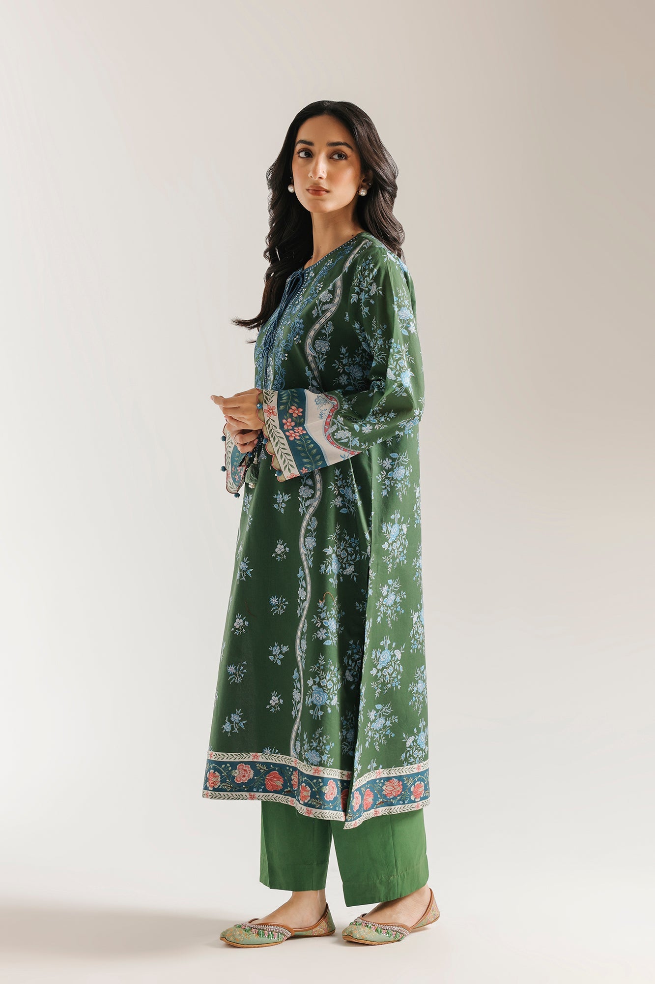 EMBROIDERED SUIT (E0841/203/708)