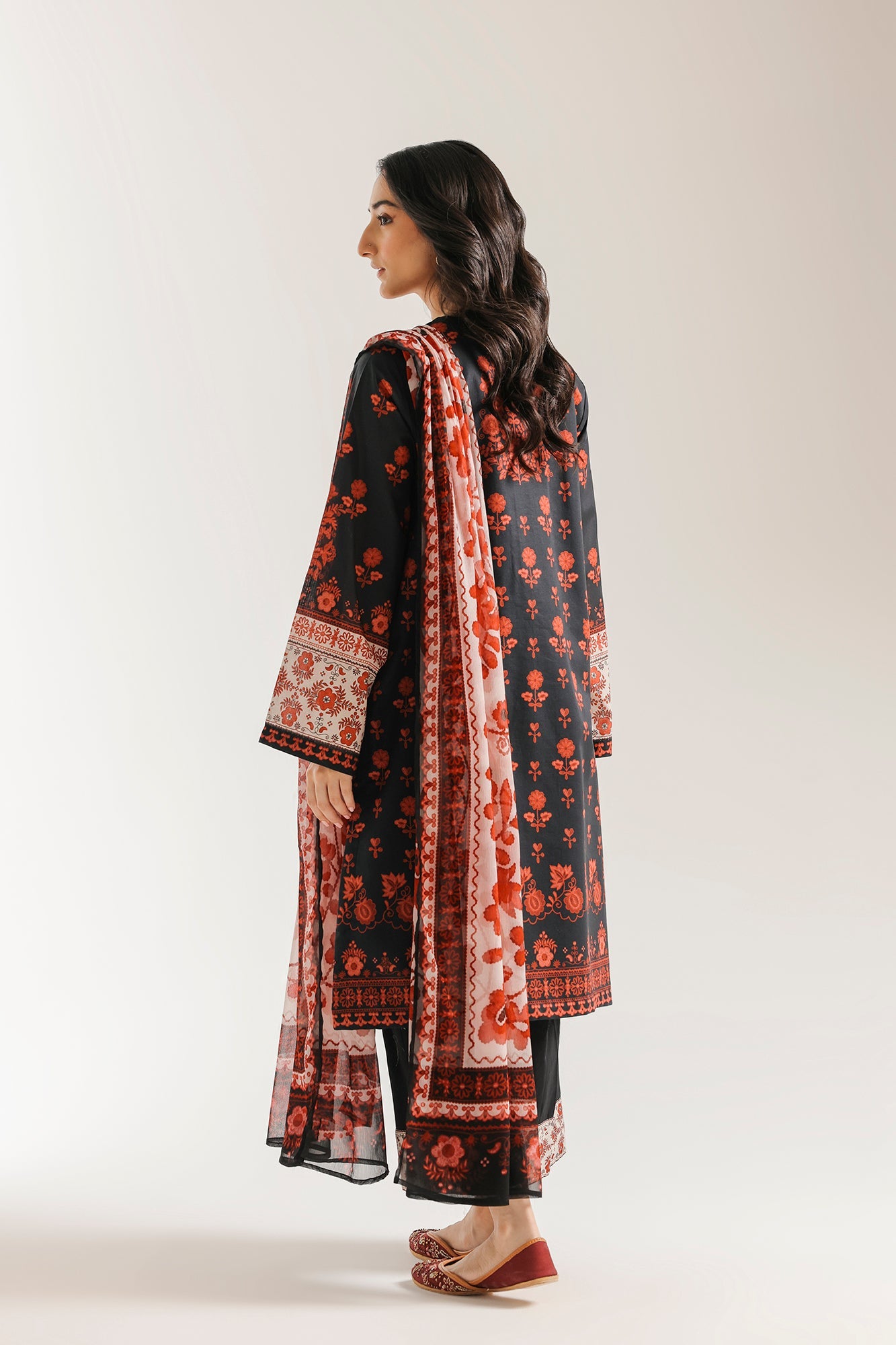 EMBROIDERED SUIT (E0844/203/902)