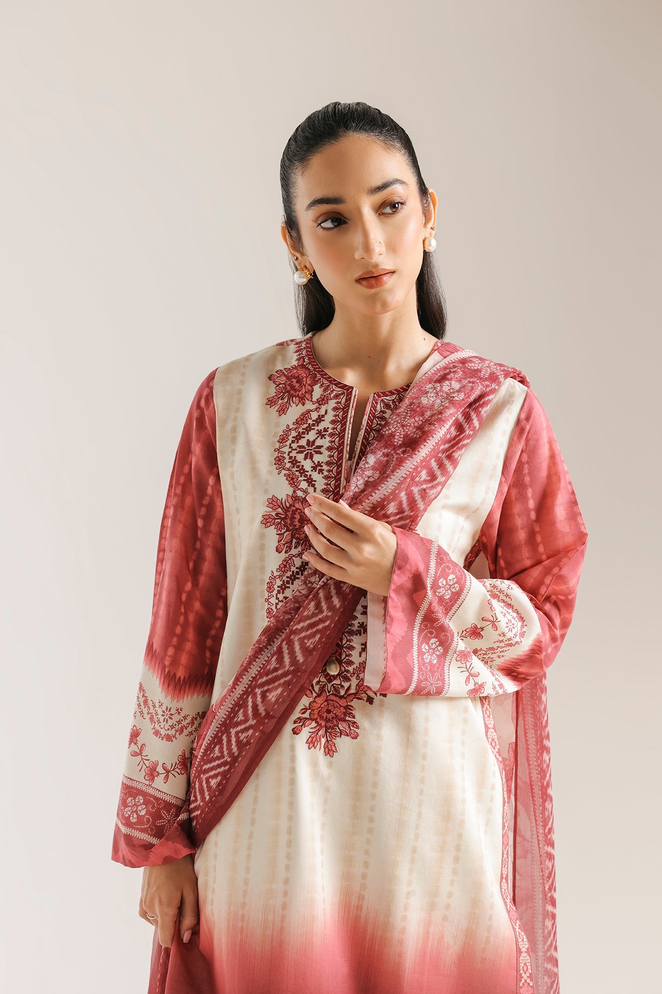 EMBROIDERED SUIT (E0851/203/403)