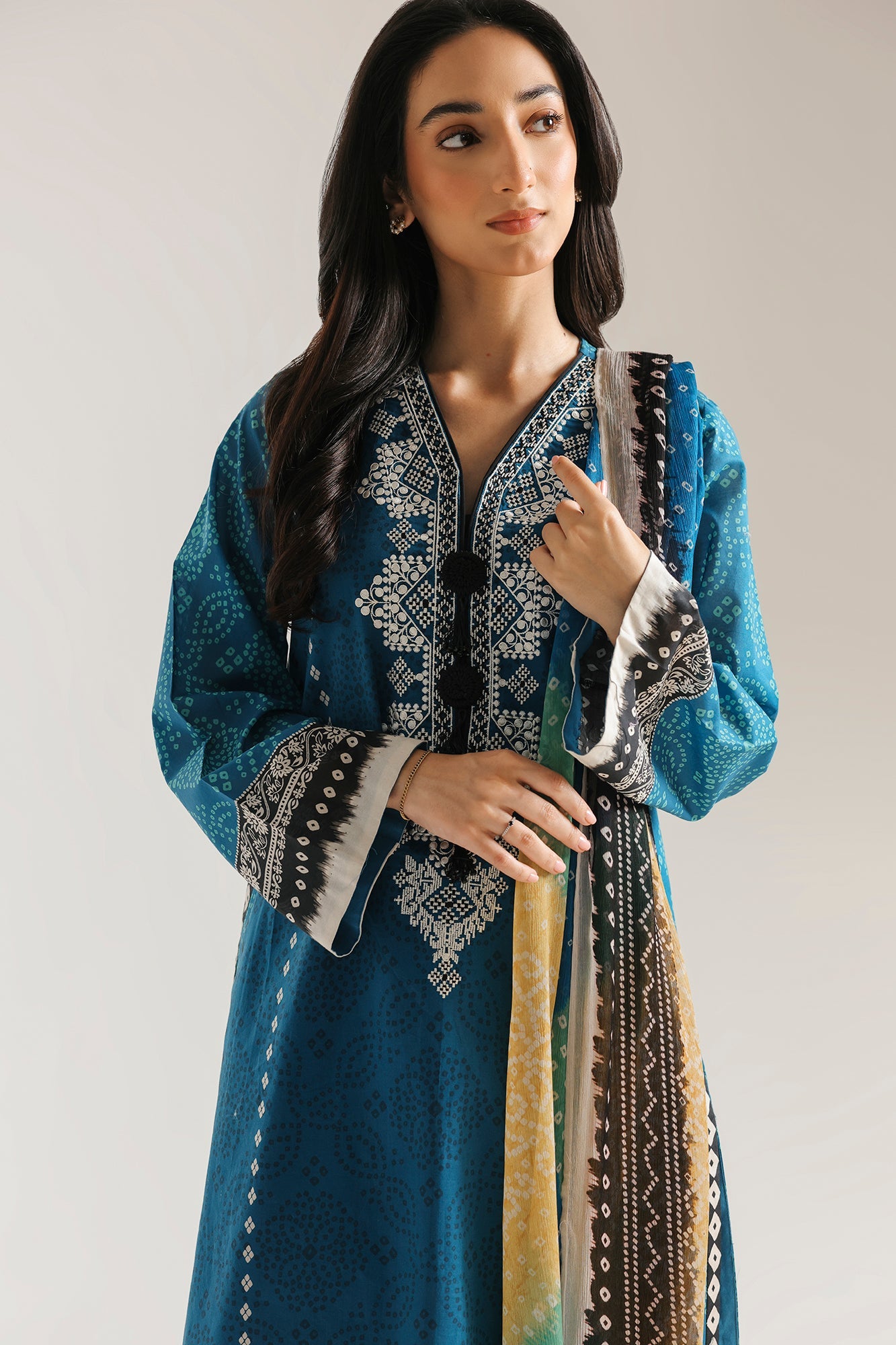 EMBROIDERED SUIT (E0853/203/604)