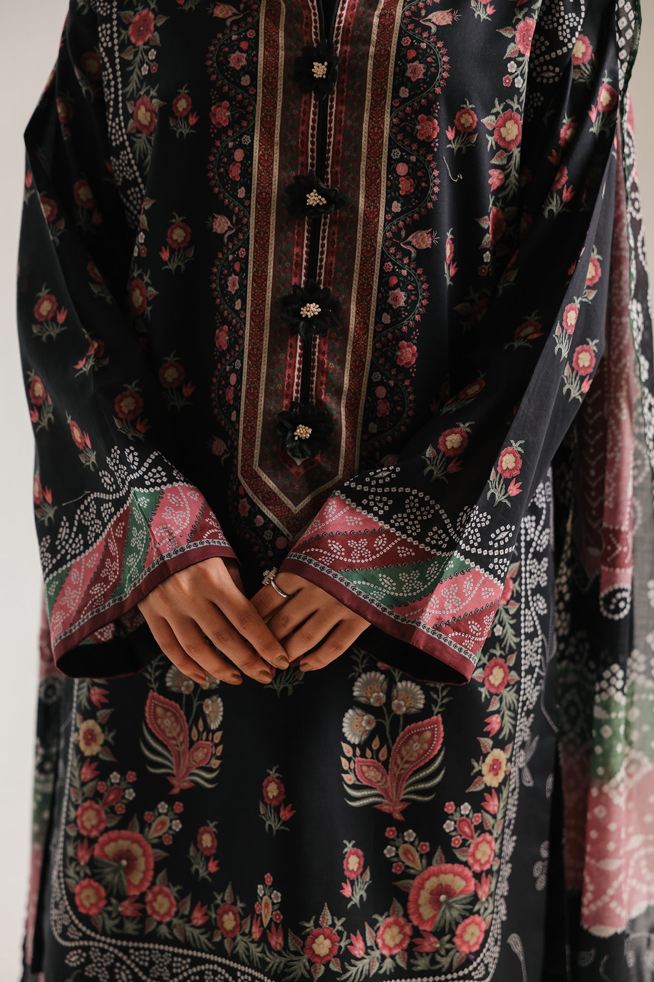 EMBROIDERED SUIT (E0876/202/902)