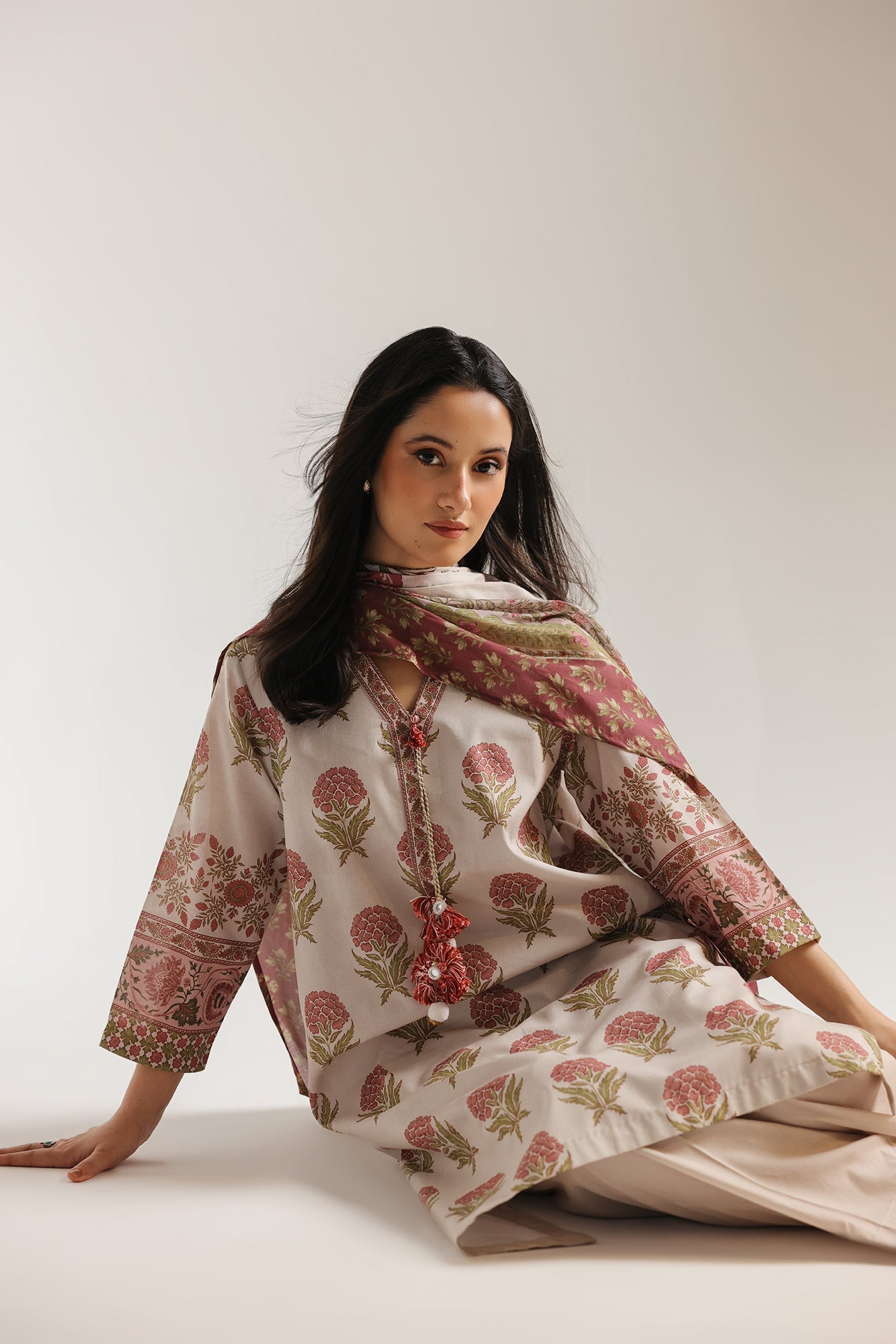 EMBROIDERED SUIT (E0887/202/003)